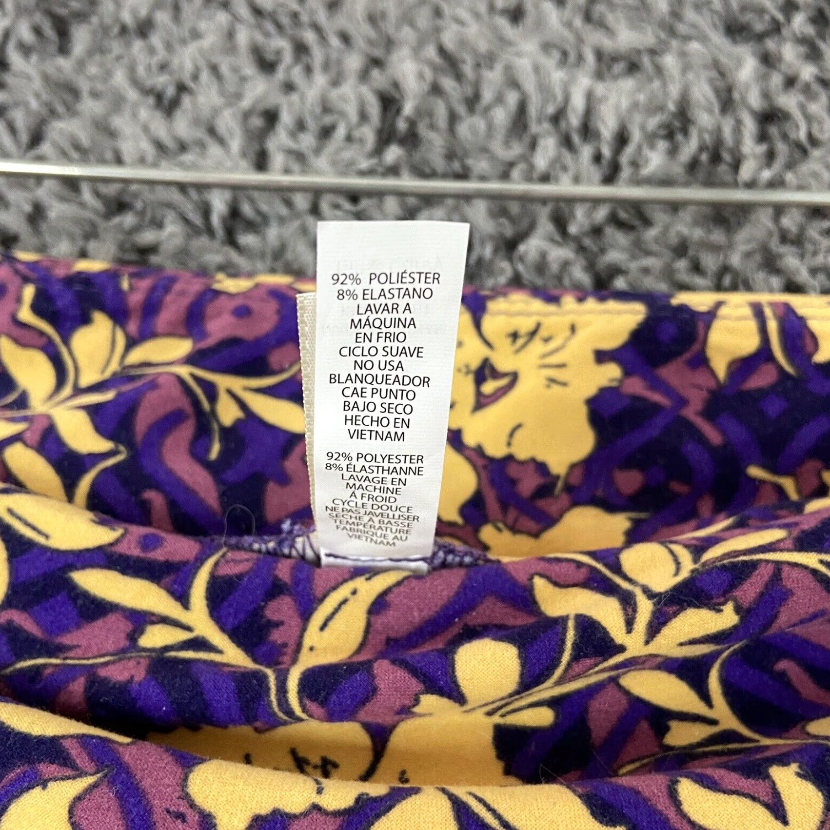 Vintage VINTAGE LuLaRoe Tall & Curvy Leggings Shirt? Size 40" / US 18 - 7 Thumbnail