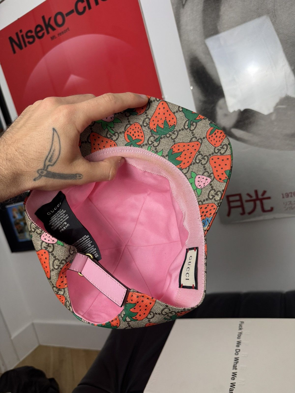 Gucci Rare Gucci Strawberry Monogram Designer Hat Luxury High End Size ONE SIZE - 6 Thumbnail