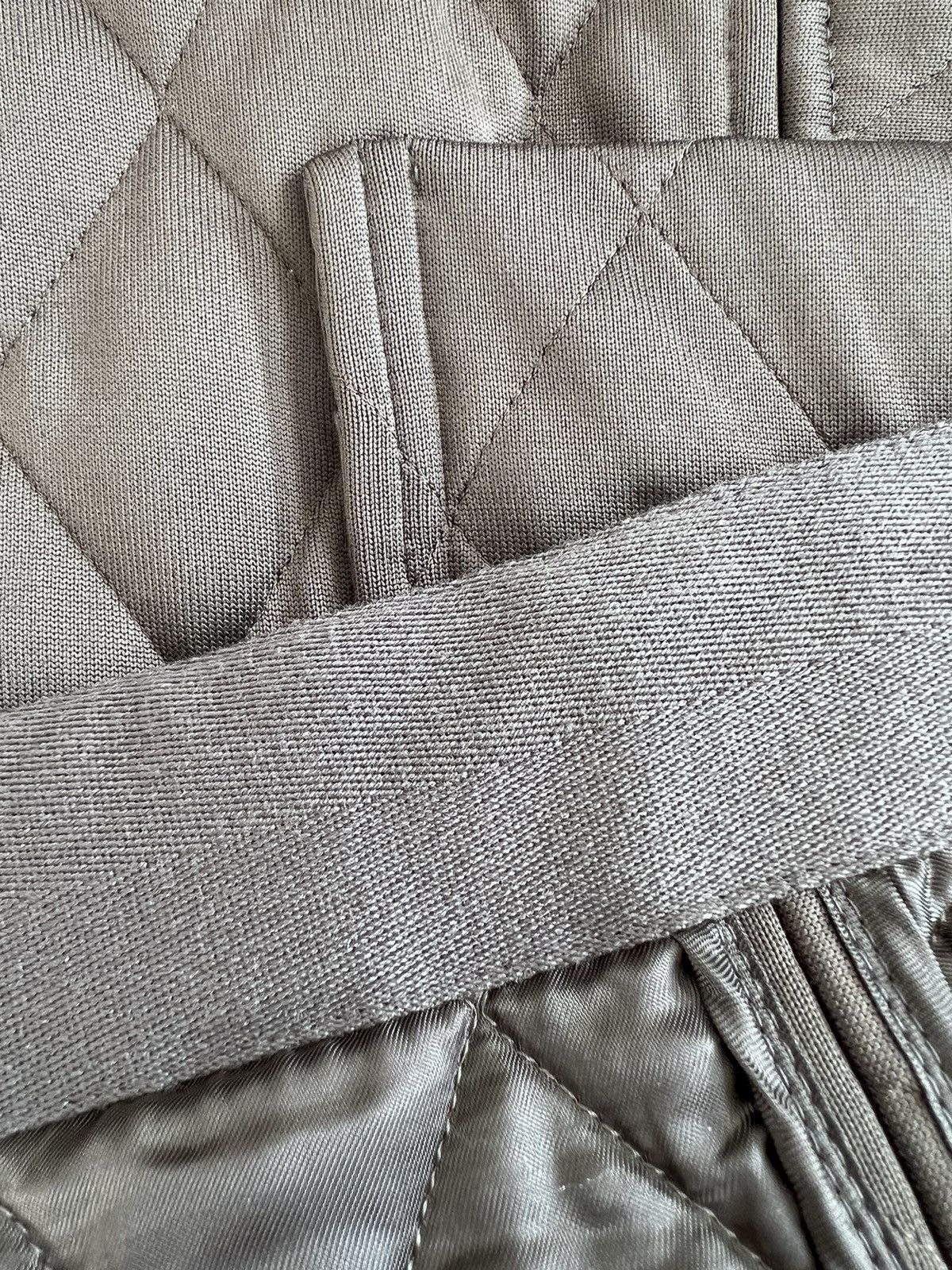 Valentino Poncho cloak in quilted polyamide/cotton blend, Italy Size US L / EU 52-54 / 3 - 14 Thumbnail