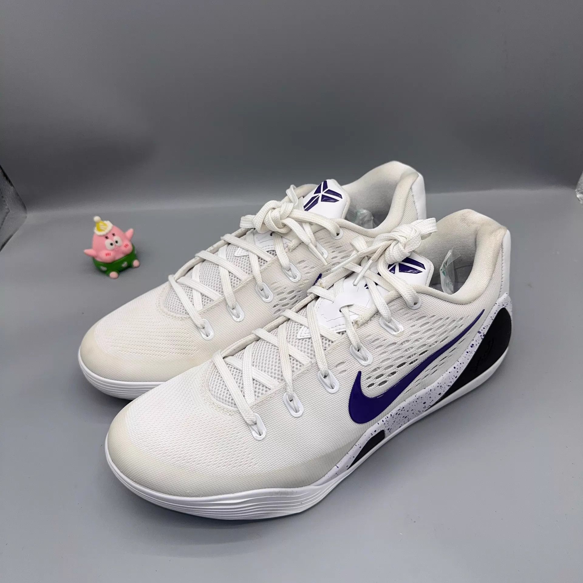 Nike Nike Kobe 9 IH1401-100 White Purple Used Size 44.5 Size US 11.5 / EU 44-45 - 1 Thumbnail