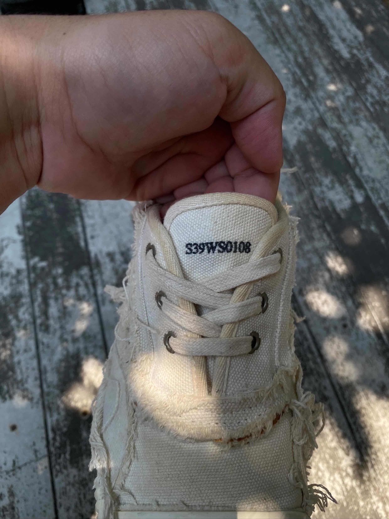 Maison Margiela Maison Margiela Inside-Out Canvas Distressed Sneakers EU41 Size US 8 / EU 41 - 13 Thumbnail
