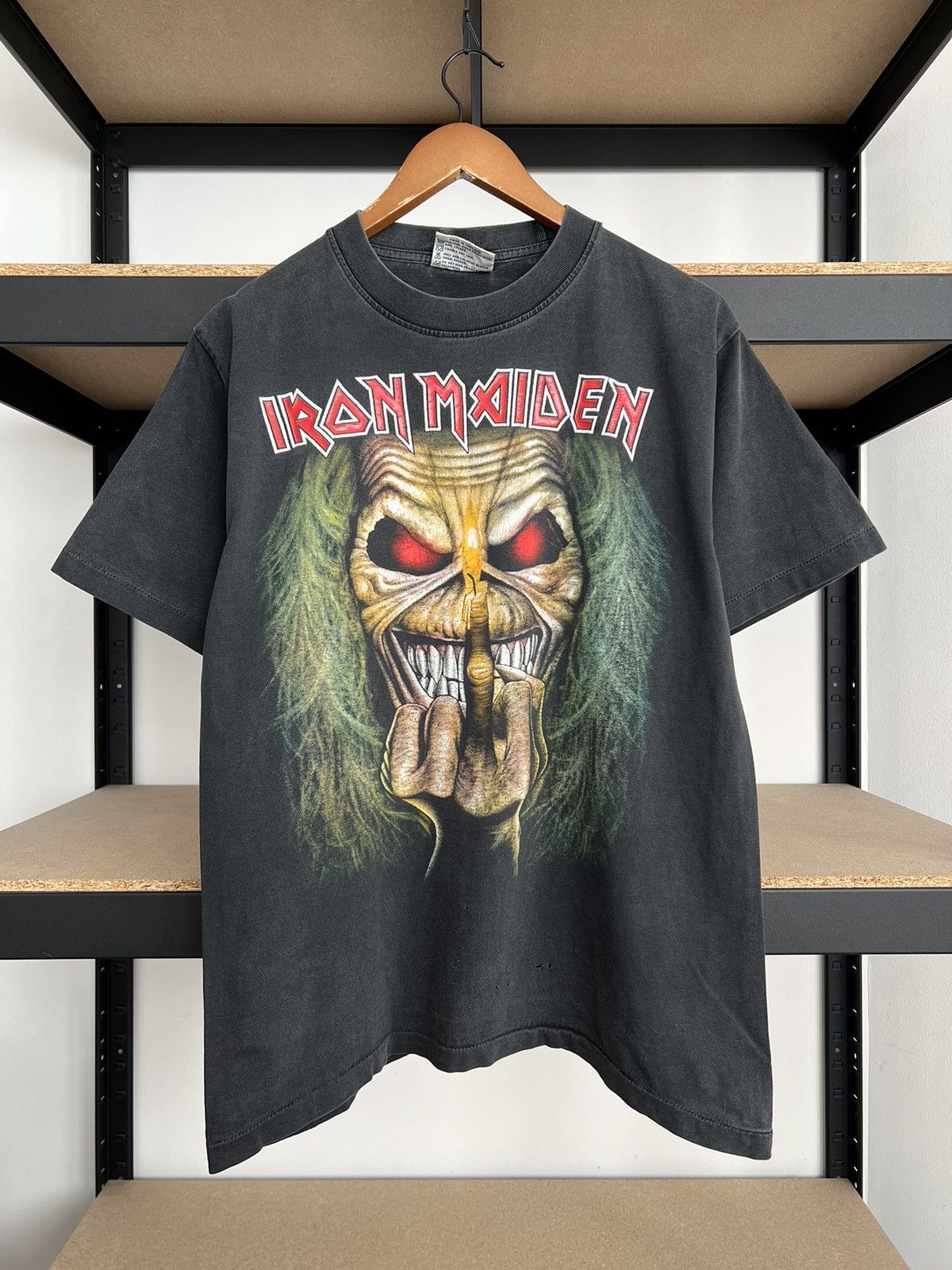 Band Tees Vintage 90s Iron Maiden Best of the Beast Black T-shirt Size US L / EU 52-54 / 3 - 1 Thumbnail