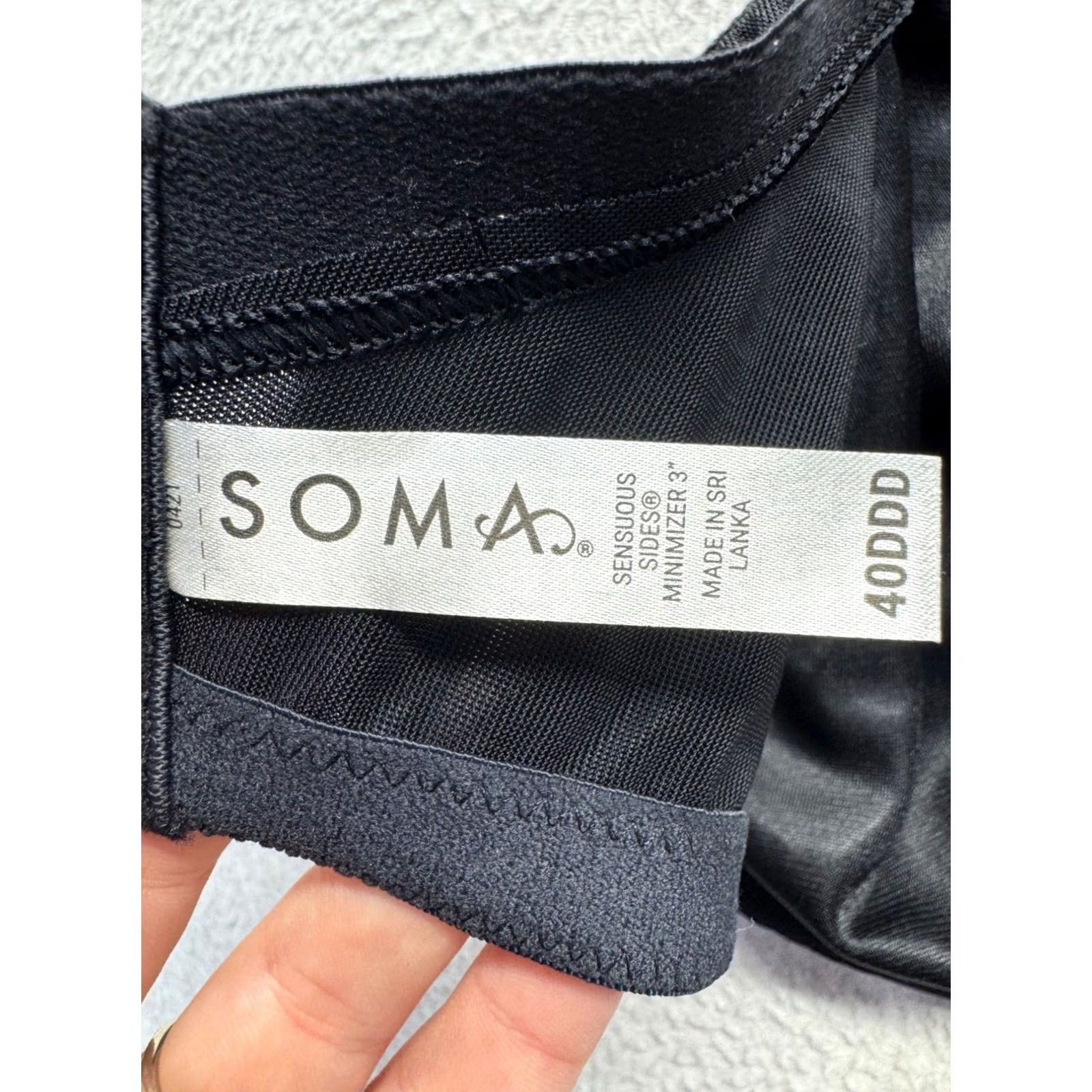Vintage Soma Minimizer Bra 40DDD Black Underwire Adjustable Straps Lace style Women Size ONE SIZE - 4 Thumbnail