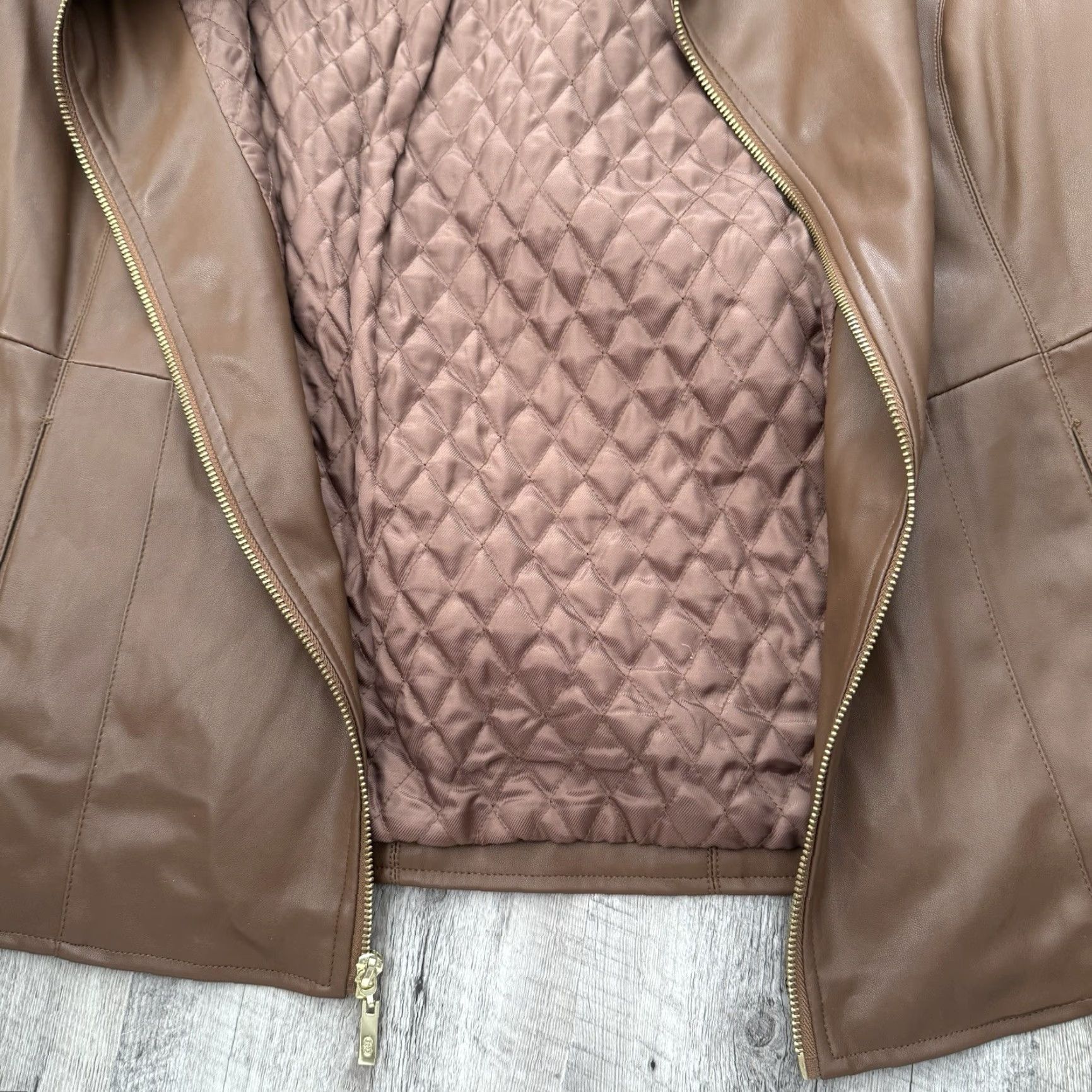 Cole Haan VINTAGE Cole Haan Vegan Leather Jacket Womens Plus 2X Wing Collar Gold Zip Brown Modern Classic 90s? Size XXL / US 16-18 / IT 52-54 - 7 Thumbnail