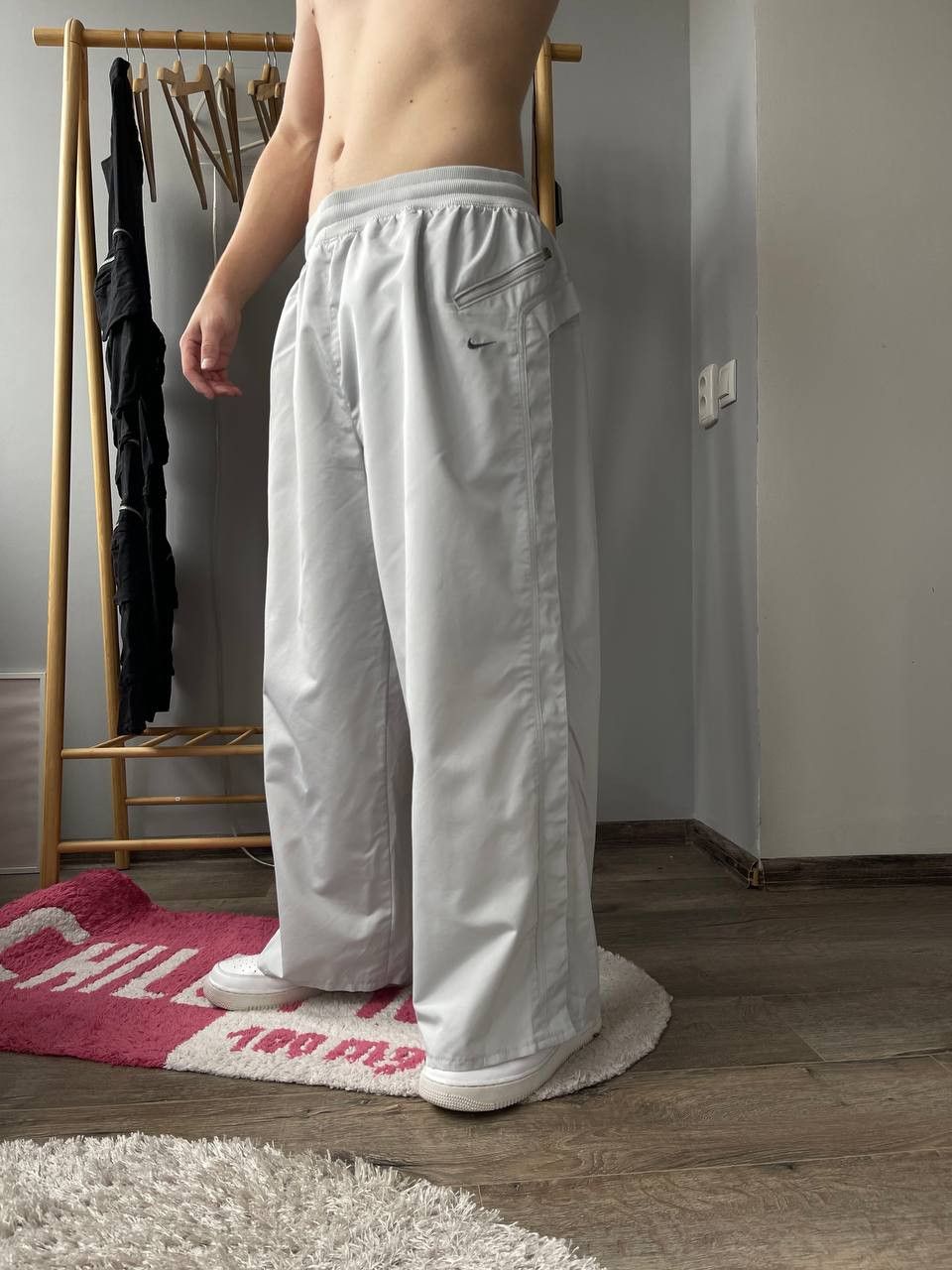 Nike × Streetwear × Vintage vintage croped nike rare 90s big logo sweatpants Size US 34 / EU 50 - 2 Thumbnail