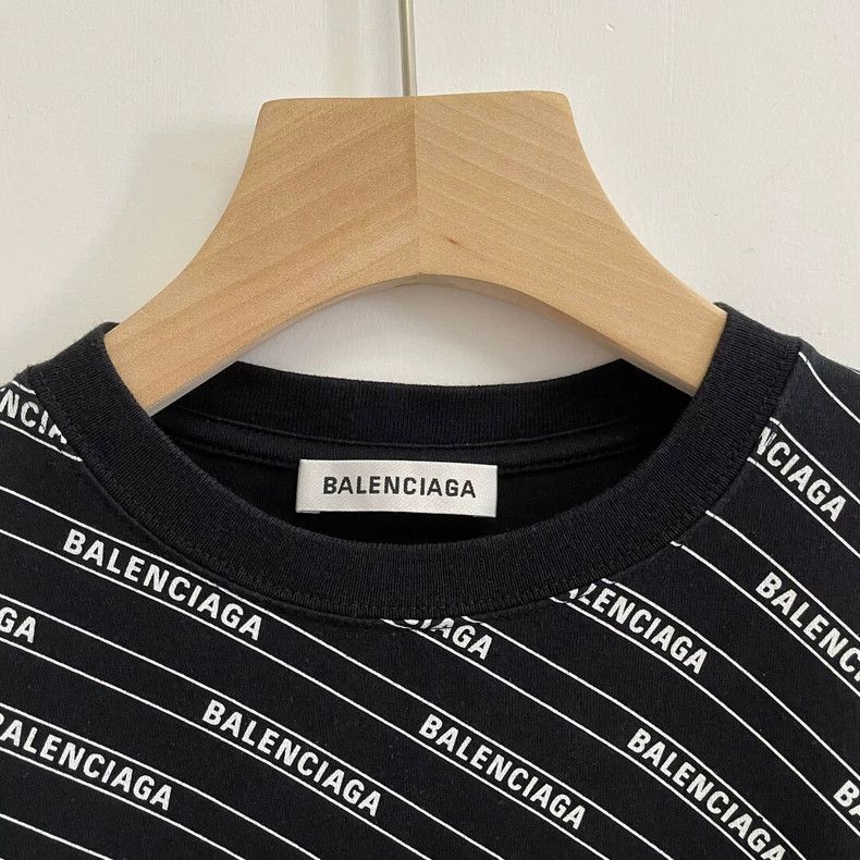 Balenciaga Balenciaga Full Print Short Sleeve Size US S / EU 44-46 / 1 - 3 Thumbnail
