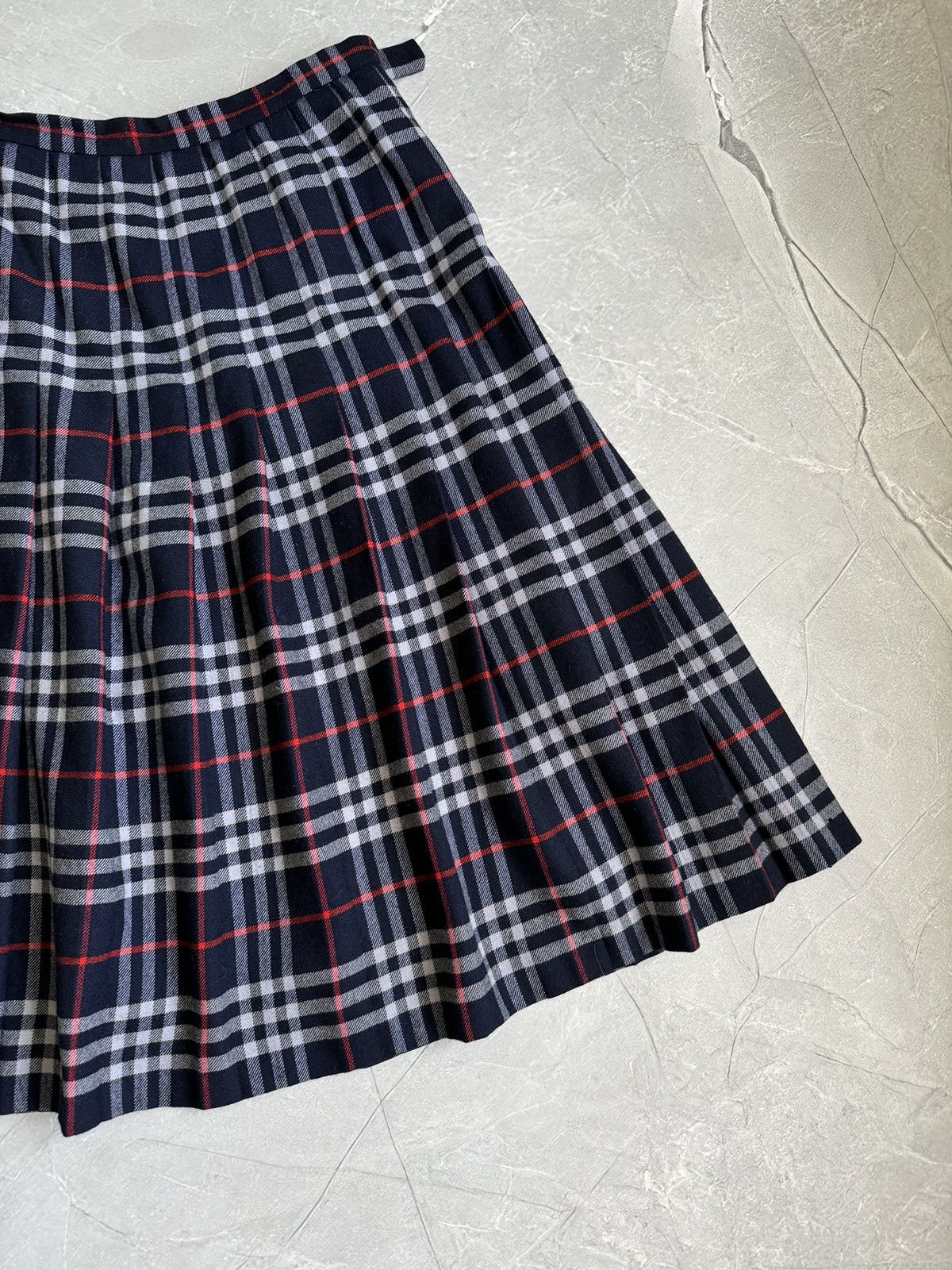 Burberry Vintage Burberrys Wrap Pleated Midi Skirt Navy Size 30" / US 8 / IT 44 - 4 Thumbnail