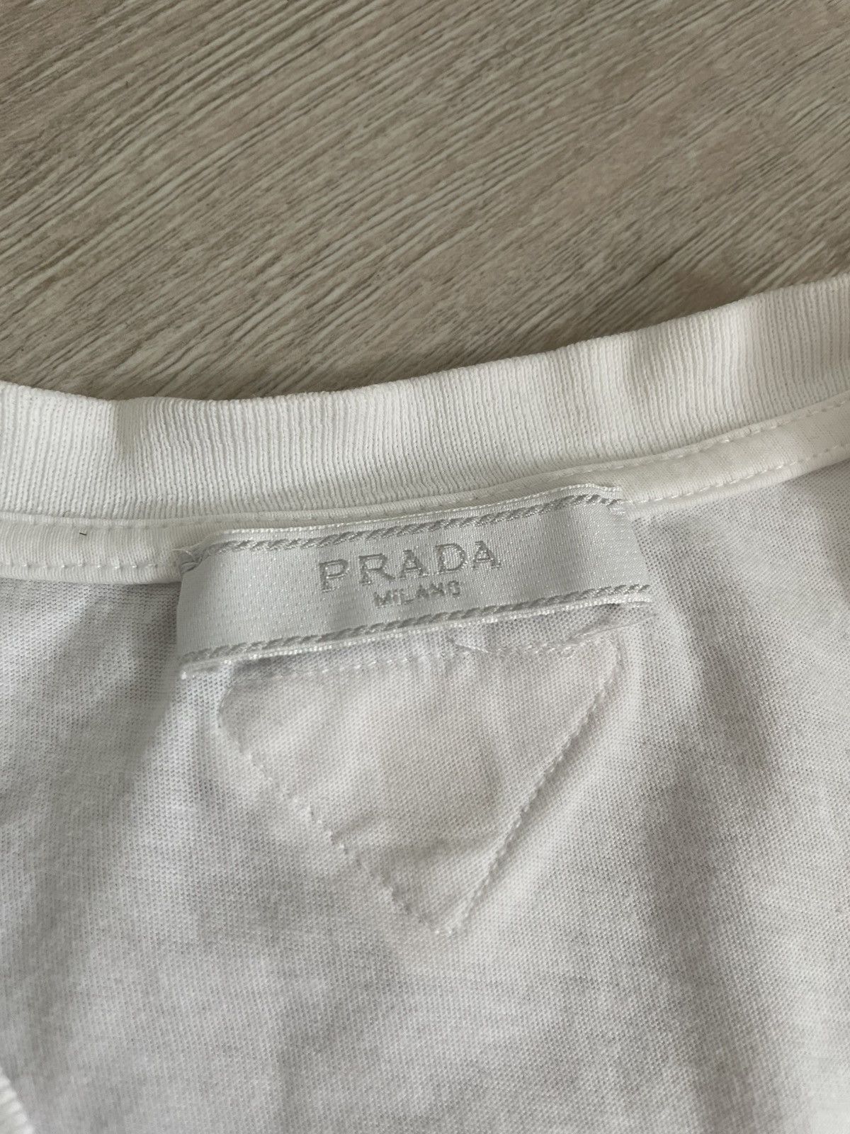 Designer × Prada Rare Prada v-Neck Tee with Triangle back t-shirt Y2k Size US S / EU 44-46 / 1 - 6 Thumbnail