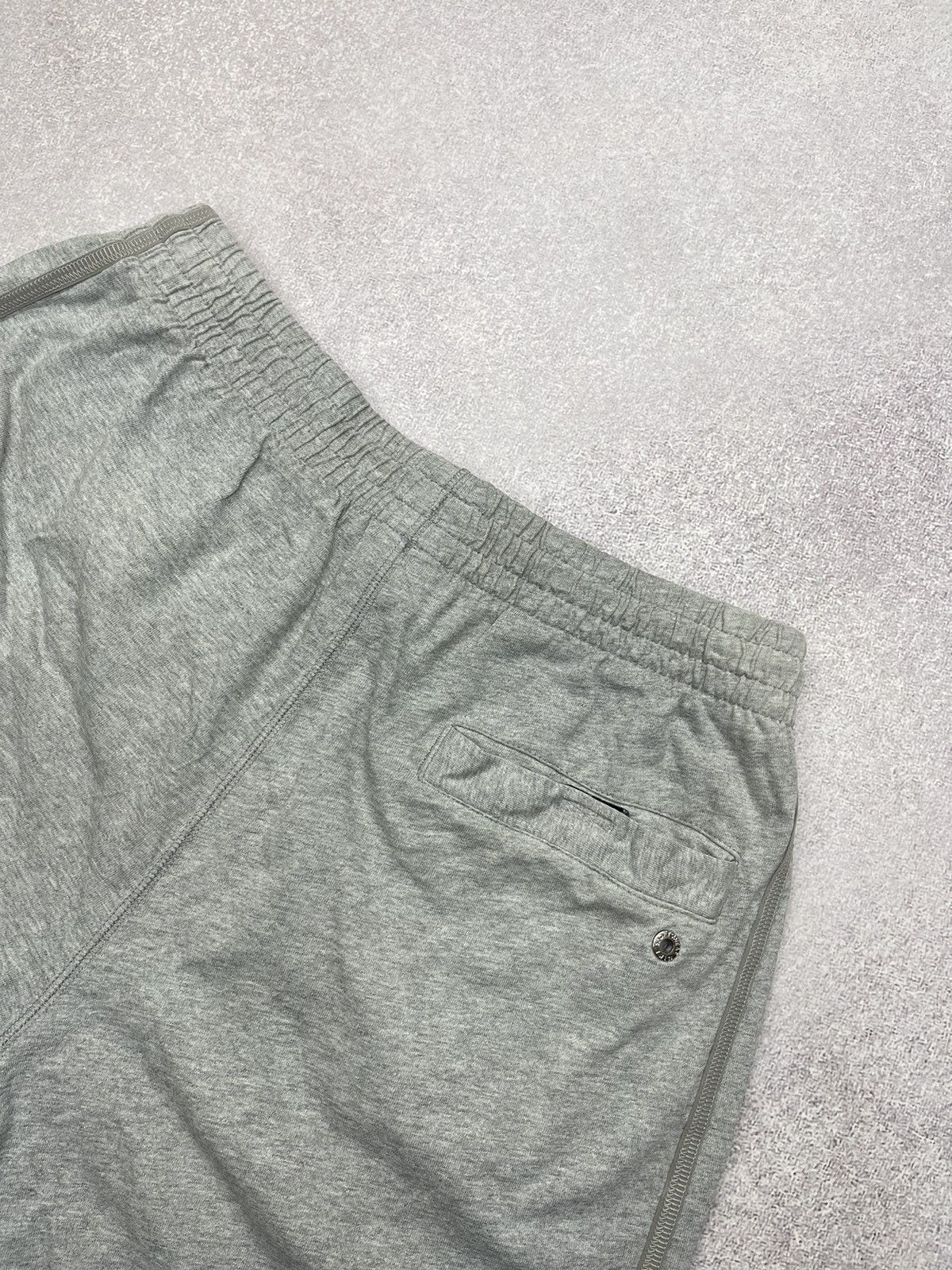 Nike Vintage Nike NSW Grey Shorts Drill Y2K ACG TN Size M Swoosh Size US 32 / EU 48 - 6 Thumbnail