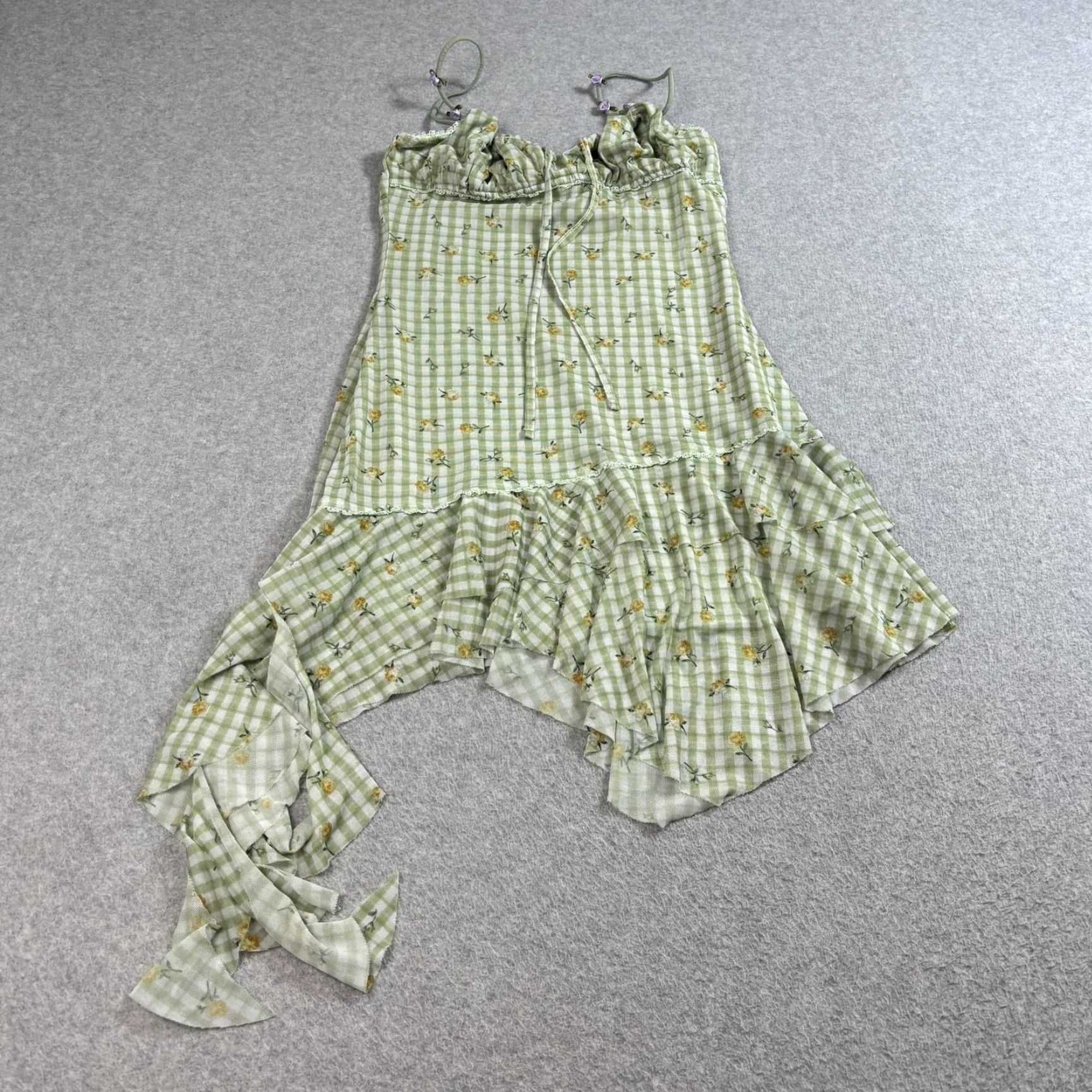 Urban Outfitters Urban Outfitters Dress Women Small Green Gingham Floral Handkerchief Hem Ruffle Size S / US 4 / IT 40 - 2 Thumbnail
