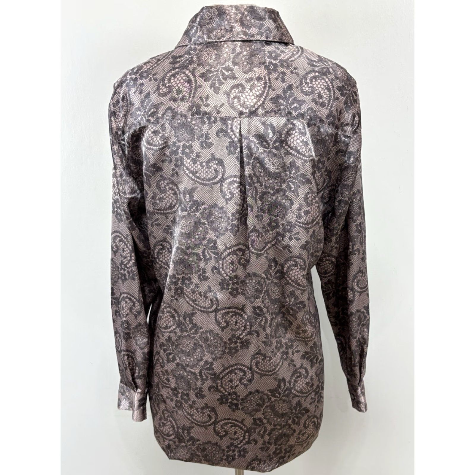 Soft Surroundings Soft Surroundings Button Up Shirt Sz Medium Women’s Pink Grey Paisley Satin Type Congregated for SearchVisibility Size M / US 6-8 / IT 42-44 - 3 Thumbnail