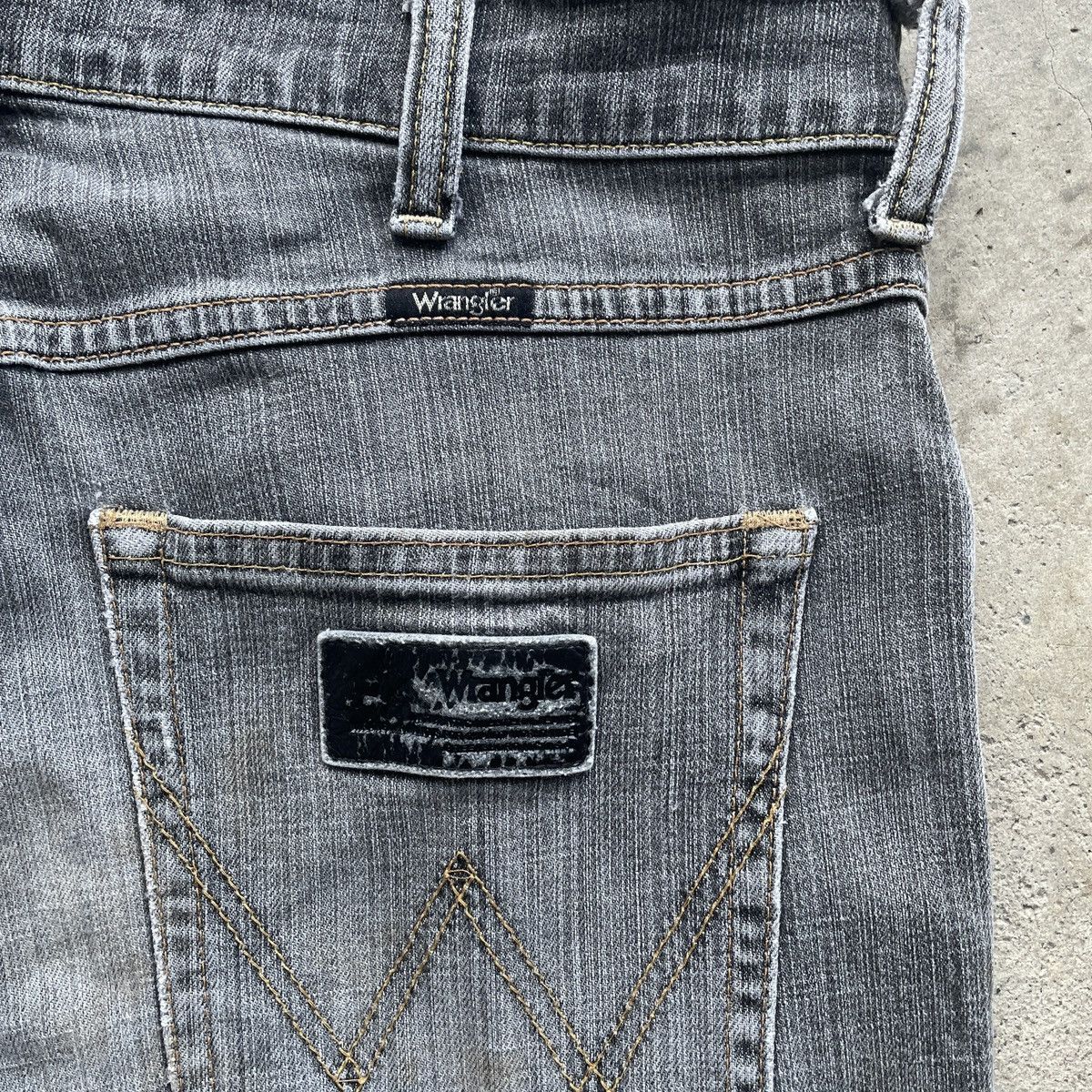 Wrangler W33 Vintage Wrangler Jean Distressed Faded Black Pants Denim Size US 33 - 9 Thumbnail