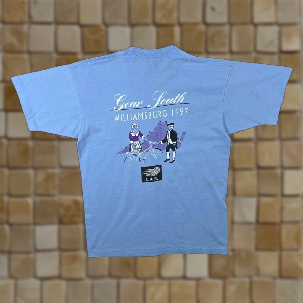 Fruit Of The Loom VINTAGE Williamsburg 1997 Souvenir Graphic Single Stitch T-Shirt Mens M Blue 90s Gear South Shirt 1990-1999 Size US M / EU 48-50 / 2 - 1 Thumbnail