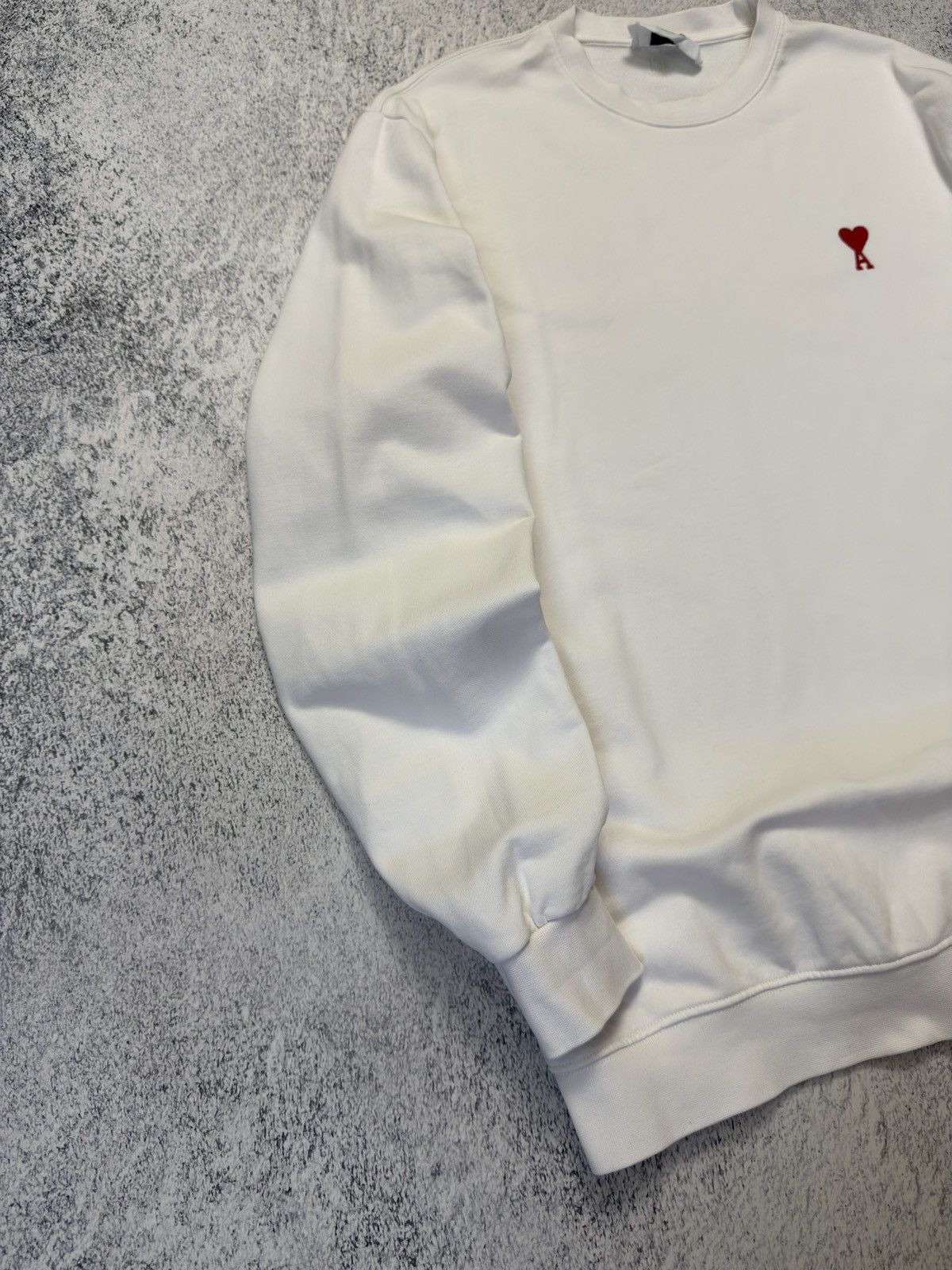 AMI AMI Paris Sweatshirt White Red Heart Logo Crewneck Pullover Size US XL / EU 56 / 4 - 2 Thumbnail