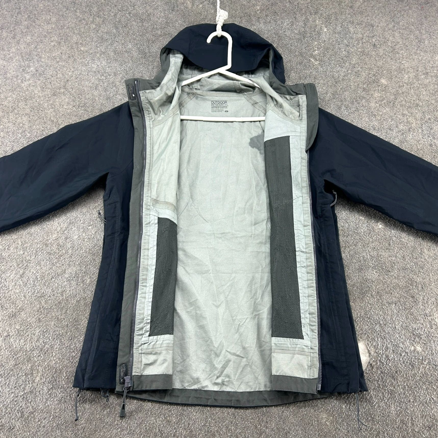 Outdoor Research Outdoor Research Jacket Womens Small Black Hooded Shell Rain Coat Rain Hooded Shell Outdoor Research Womens Small Black Jacket Size S / US 4 / IT 40 - 2 Thumbnail