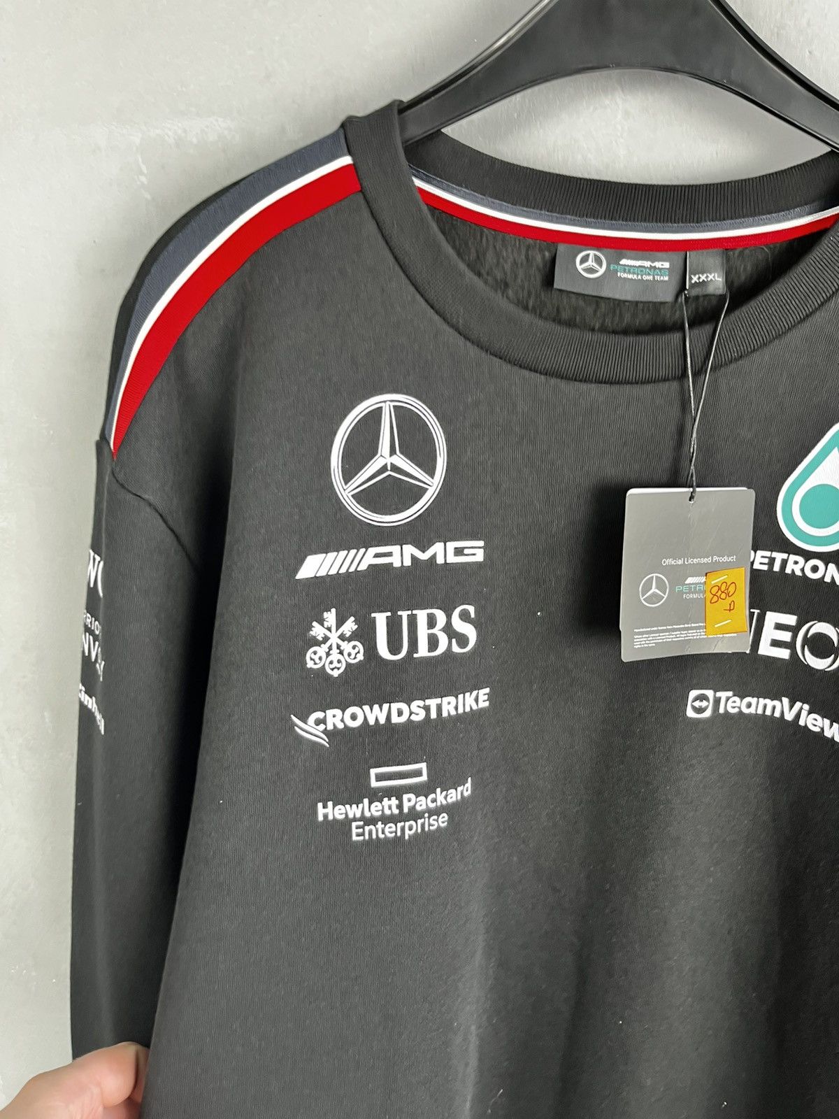 Mercedes-Benz AMG Petronas formula one team sweatshirt Size US XXL / EU 58 / 5 - 5 Thumbnail