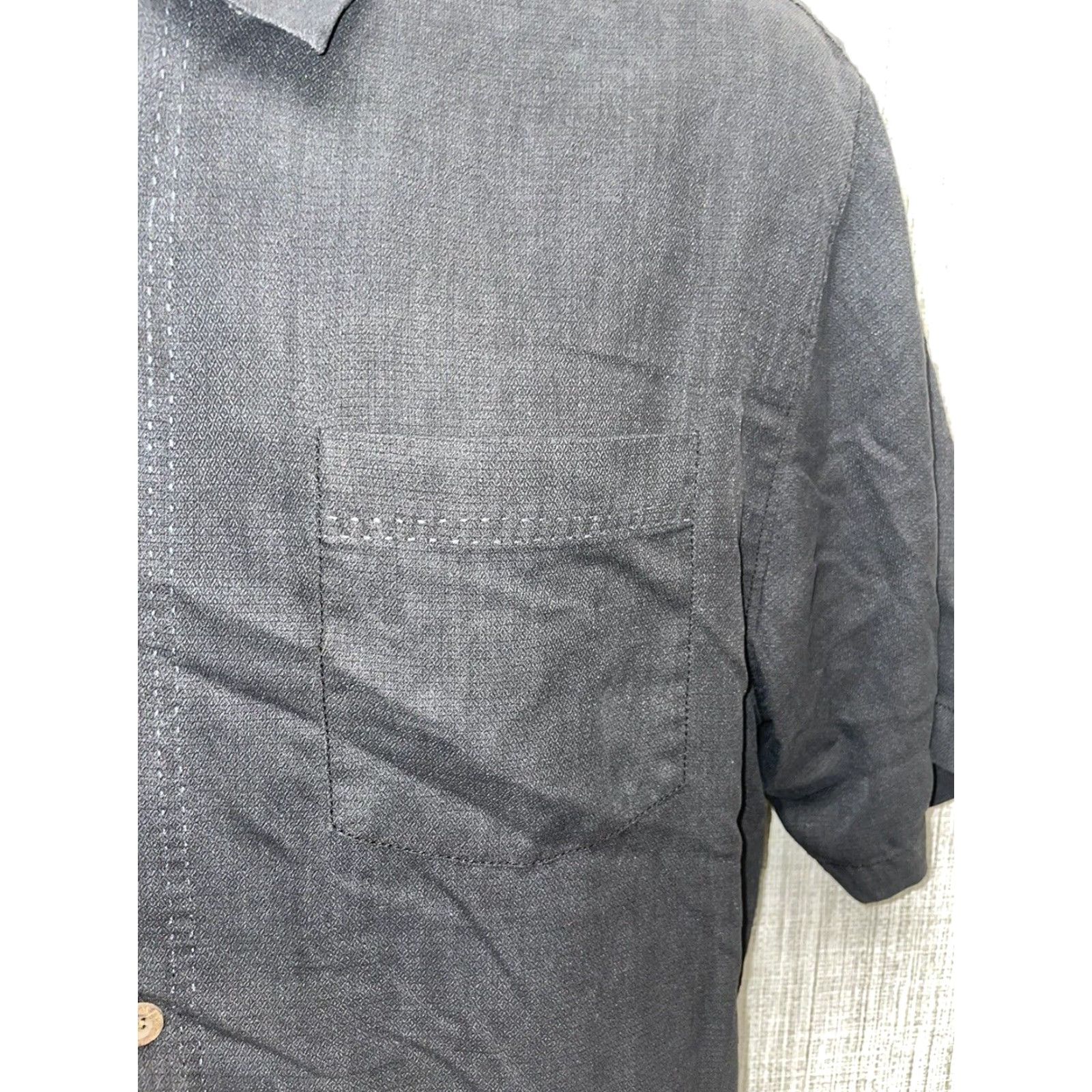Tommy Bahama VINTAGE Tommy Bahama IslandZone SilK Blend Original Fit Shirt Mens L Black Short Sleeve Button-Up Size US L / EU 52-54 / 3 - 3 Thumbnail