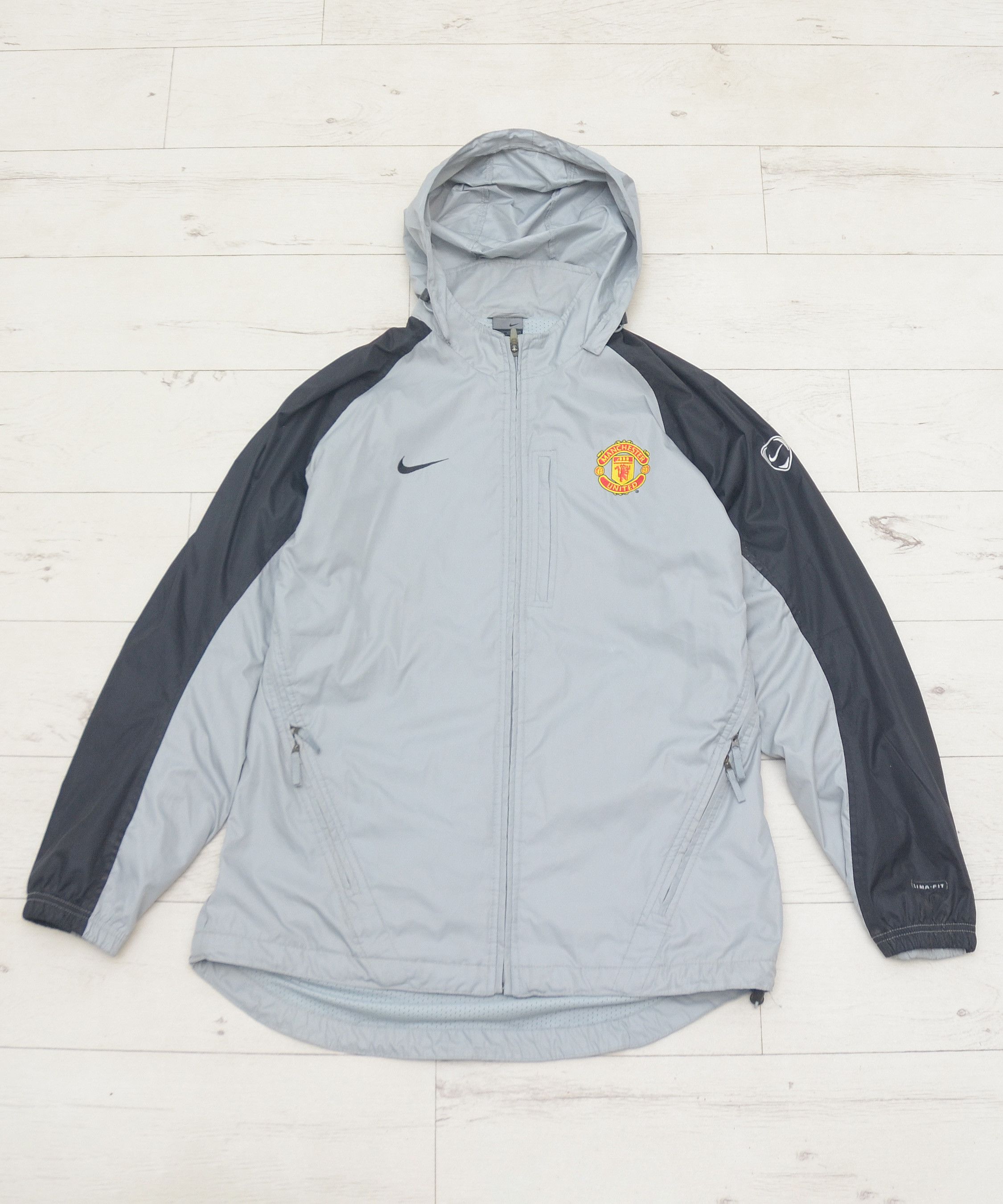 Nike × Vintage Vintage Manchester United Training EPL Jacket Vodafone 2002 Size US M / EU 48-50 / 2 - 1 Thumbnail