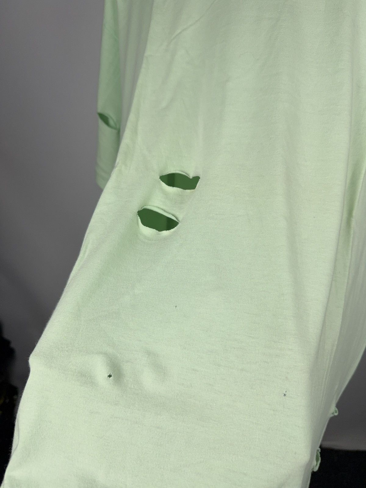 Japanese Brand Vintage Retro 90s Blank Basic Japanese Distressed Grunge Tee Size US L / EU 52-54 / 3 - 9 Thumbnail