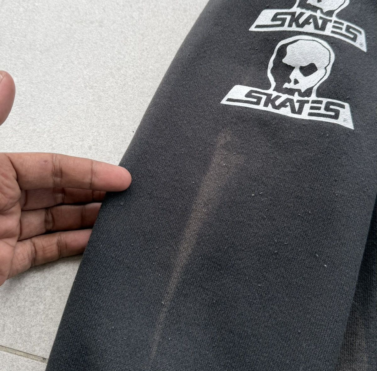 Vintage Vintage 90s Faded Skates Skull Skateboard Hoodie Size US XL / EU 56 / 4 - 11 Thumbnail