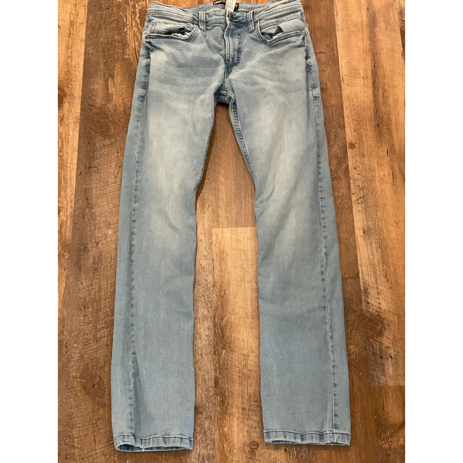 Free Planet Free Planet 30X32 sustainable CO light wash jean Size US 30 / EU 46 - 1 Thumbnail