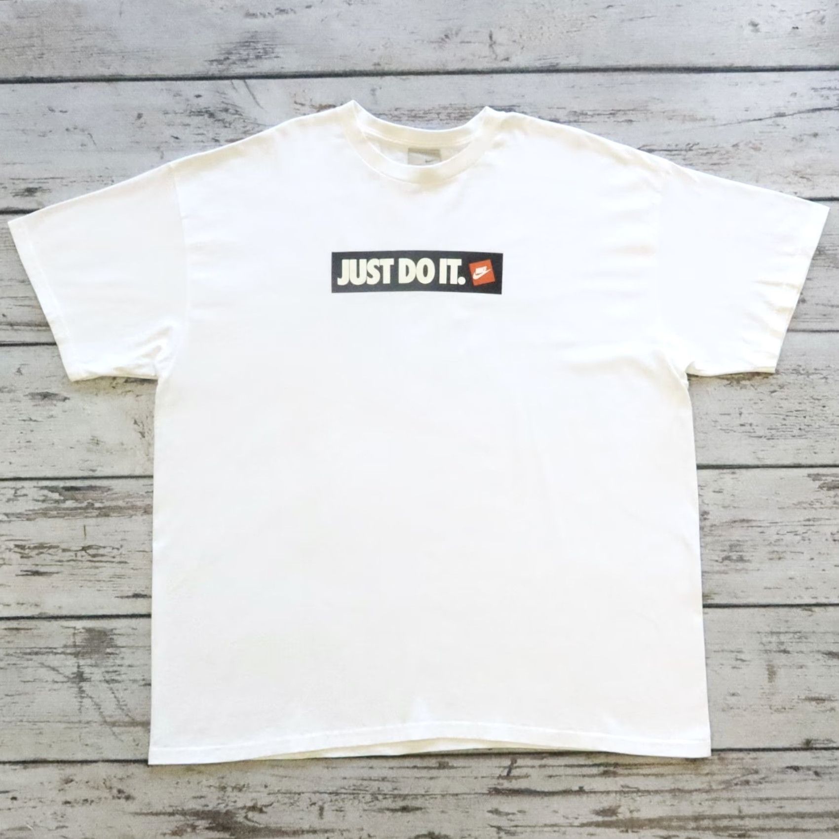 Nike VINTAGE Nike Just Do It TShirt Shirt XL 2XL White Men Tshirt Short Sleeve 2000s Mens Size US XXL / EU 58 / 5 - 2 Thumbnail