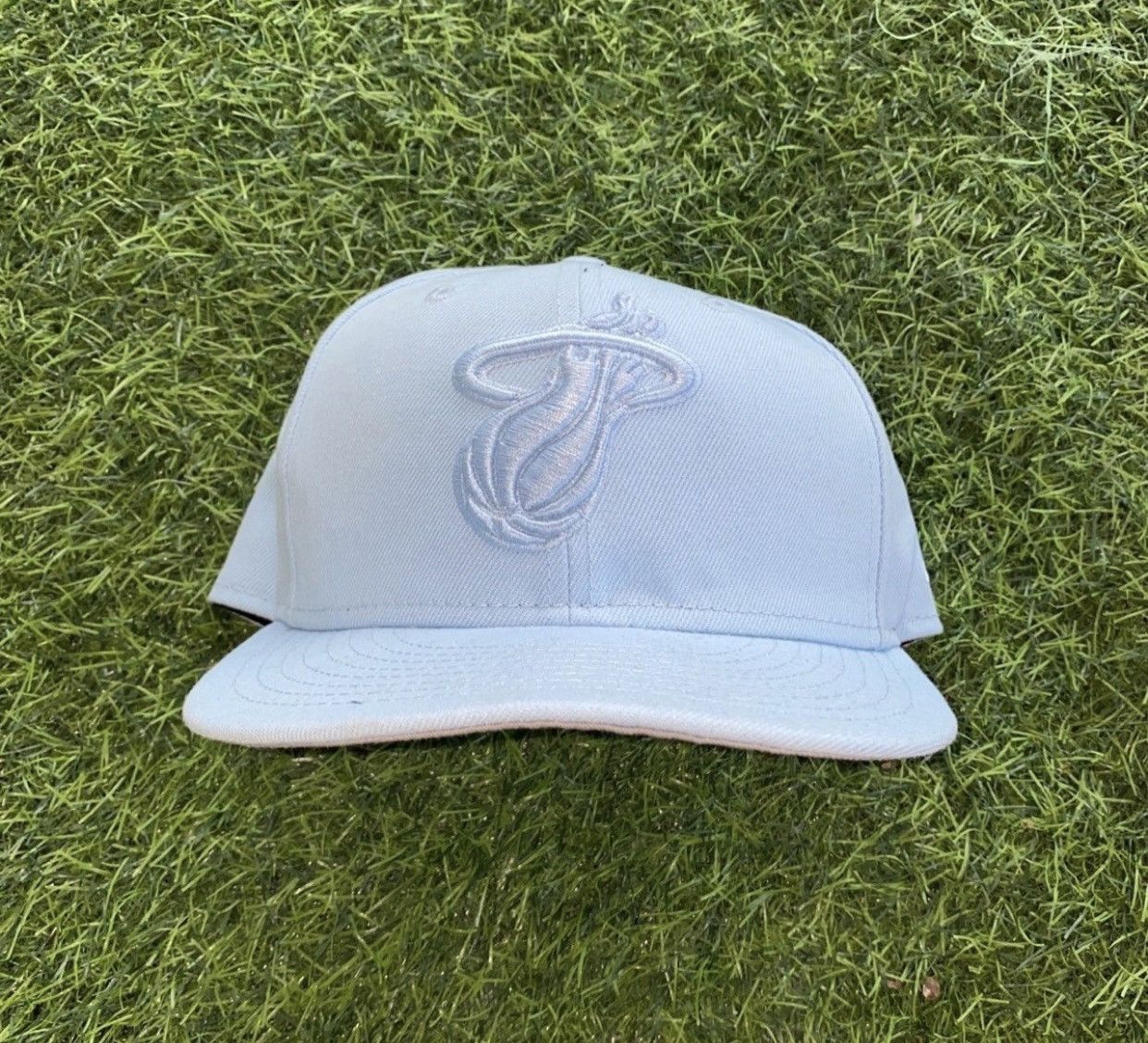 New Era × Vintage New Era Miami Heat Light Blue Cap Unisex NBA One size Size ONE SIZE - 2 Thumbnail