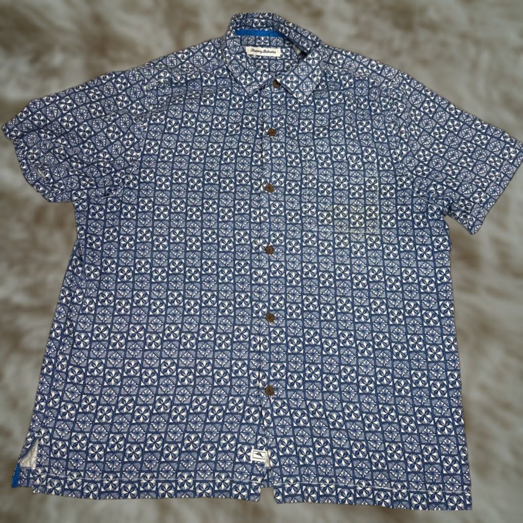 Tommy Bahama Tommy Bahama Shirt Mens L Blue Silk 100% Silk Short Sleeve Button-Up Collared Print Size US L / EU 52-54 / 3 - 1 Thumbnail
