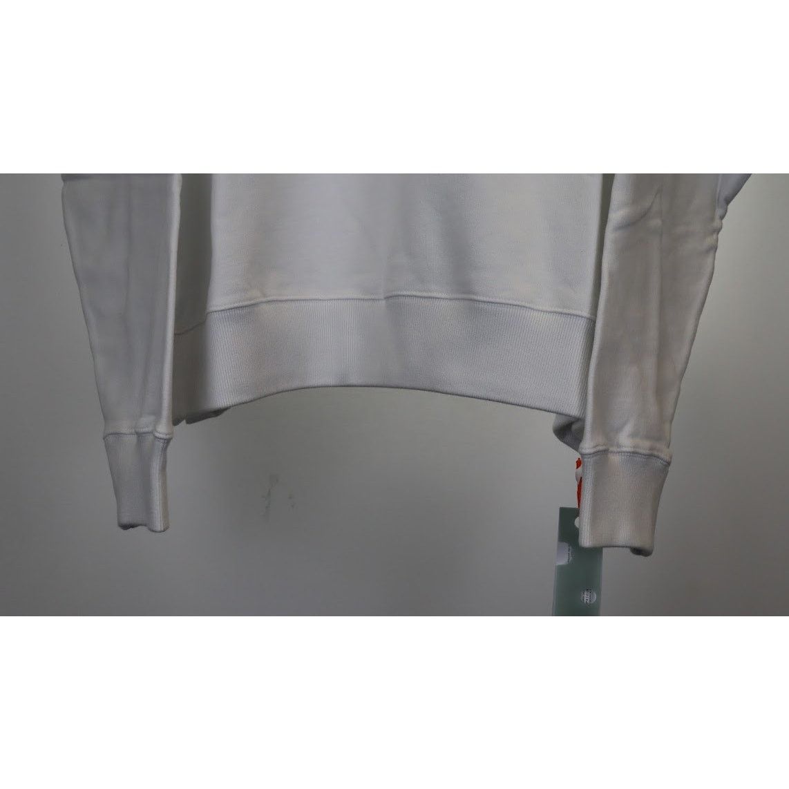 Off-White o1rshd1 Spray Helv Skate Crewneck in White/Black Size US L / EU 52-54 / 3 - 6 Thumbnail