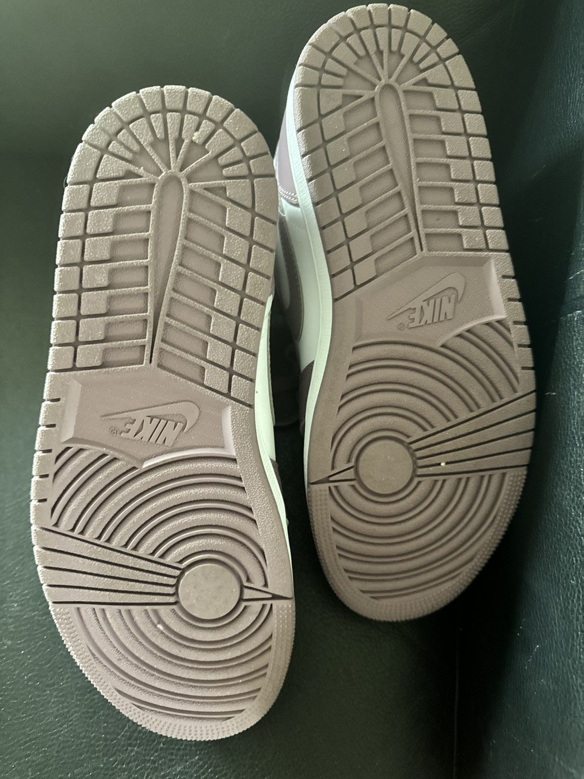 Nike Air Jordan 1 Size US 9 / EU 42 - 7 Thumbnail