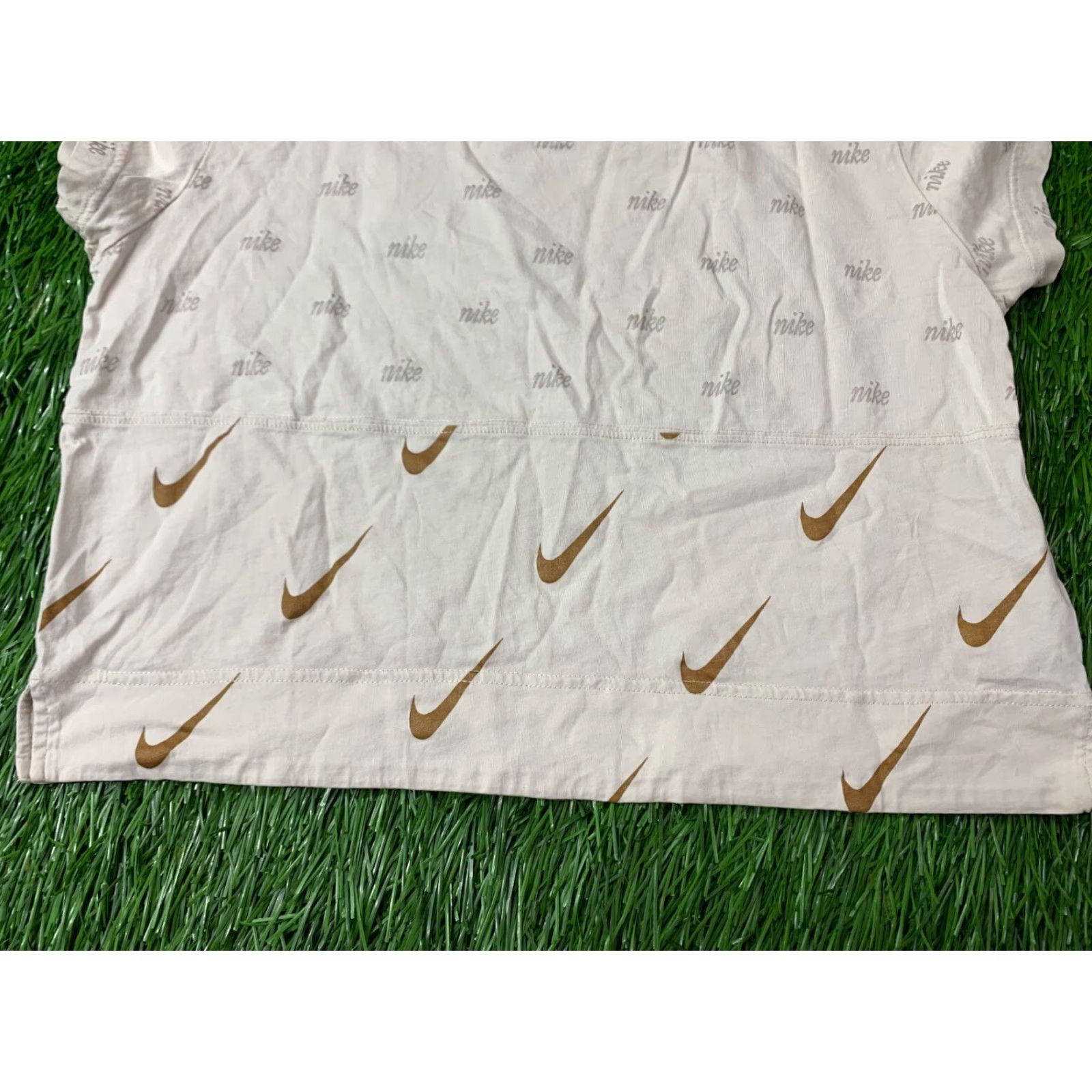 Nike Nike Shirt Women Slim Short Sleeve T-Shirt 2018 Size S White Casual Jersey Knit Size S / US 4 / IT 40 - 4 Thumbnail
