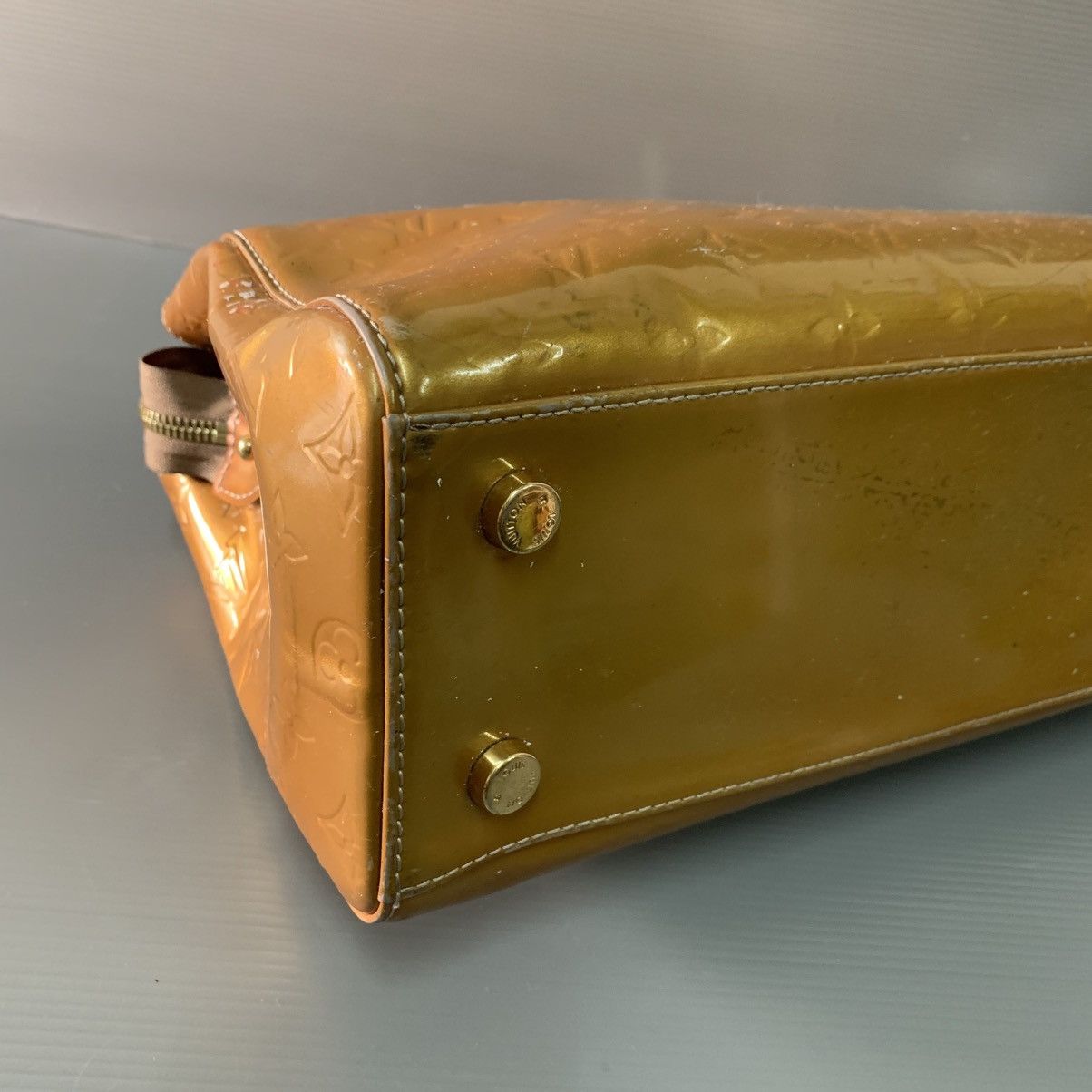 Louis Vuitton Louis Vuitton Monogram Vernis Brea PM Gold Handbag Size ONE SIZE - 8 Thumbnail