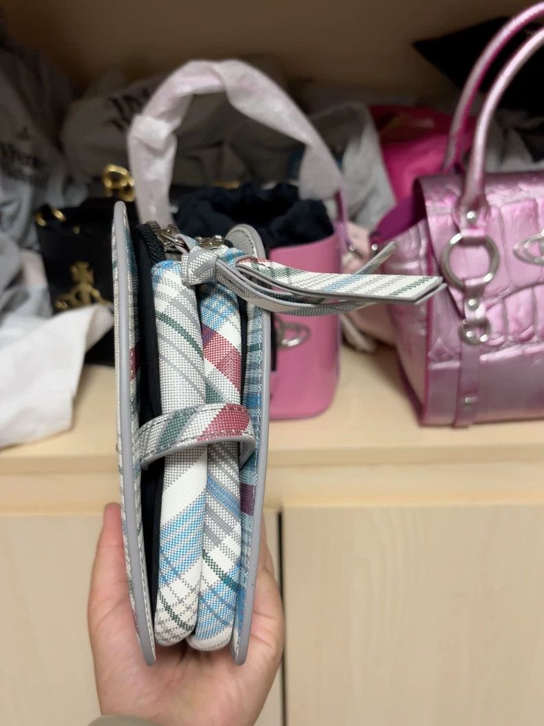 Vivienne Westwood Vivienne Westwood size os Heart checkered bag, white base w Size ONE SIZE - 2 Thumbnail