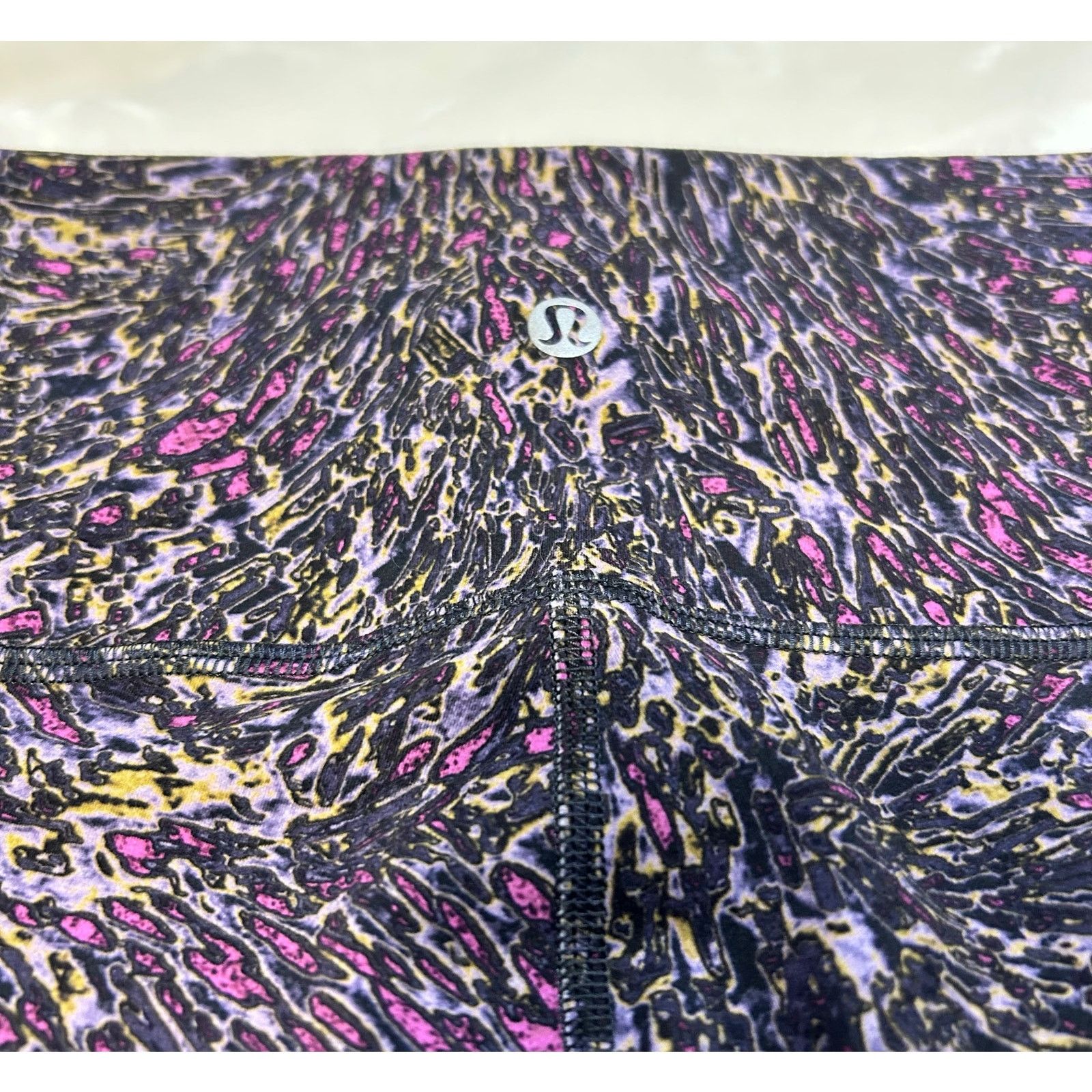 Lululemon Lululemon Topography Multi WunderTrain Hi-Rise Tight Legging Size 27" / US 4 / IT 40 - 7 Thumbnail