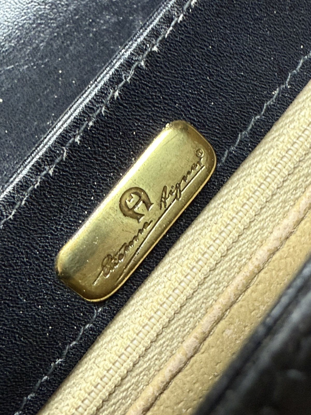 Etienne Aigner Vintage 90s Etienne Aigner Leather Crossbody Shoulders Bag Size ONE SIZE - 11 Thumbnail