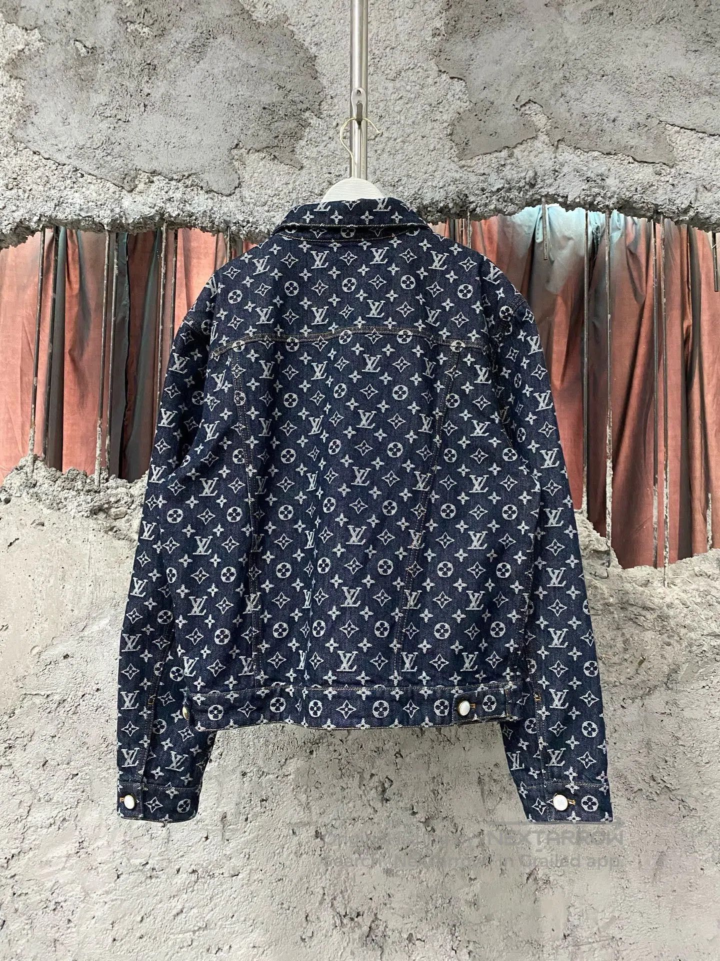 Louis Vuitton Louis Vuitton LV Denim Jacket. Size US M / EU 48-50 / 2 - 2 Thumbnail