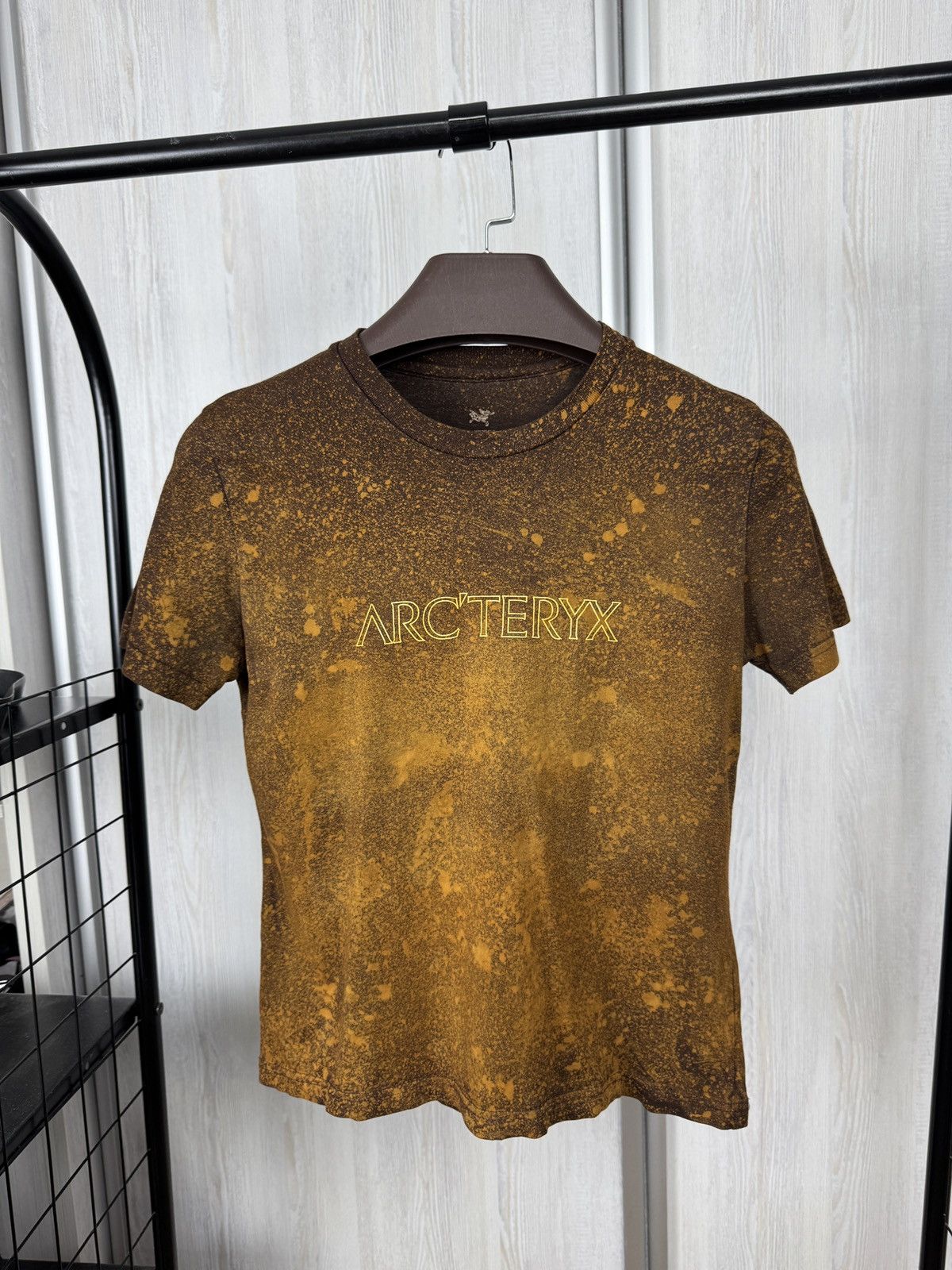 Arc'teryx Arcteryx women’s tie dye faded ss tee shirt double logo Size S / US 4 / IT 40 - 1 Thumbnail