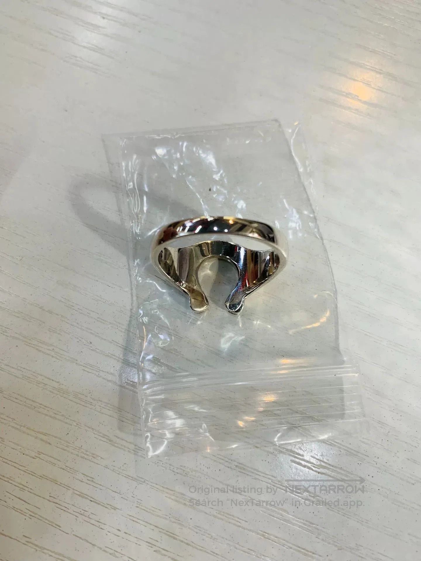 AQUA Silver Japanese Designed Horseshoe Ring. Size ONE SIZE - 5 Thumbnail
