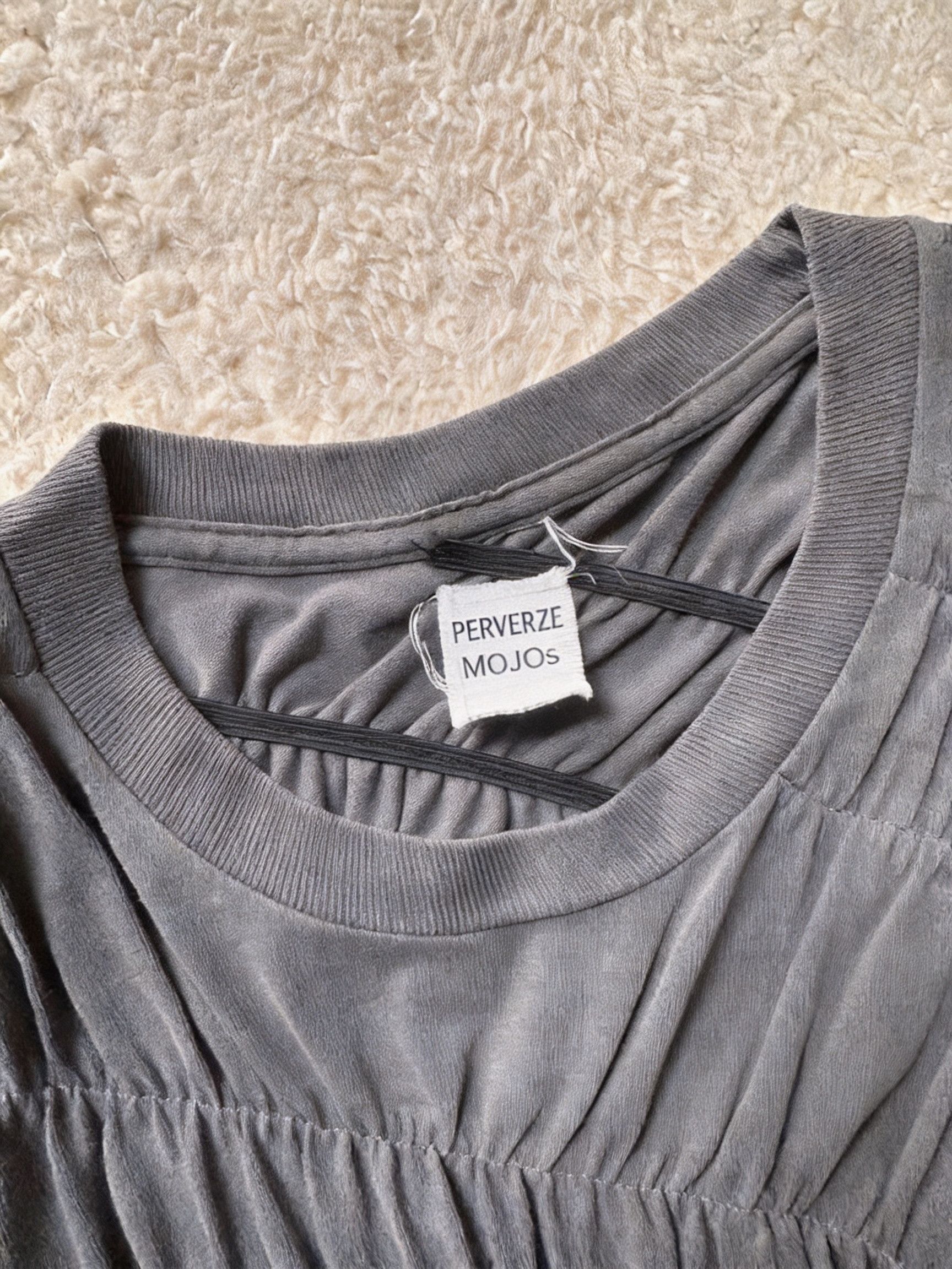 Perverze Gray Gathered Half-Sleeve T-Shirt/, Women's (Size M) — image 5 of 6
