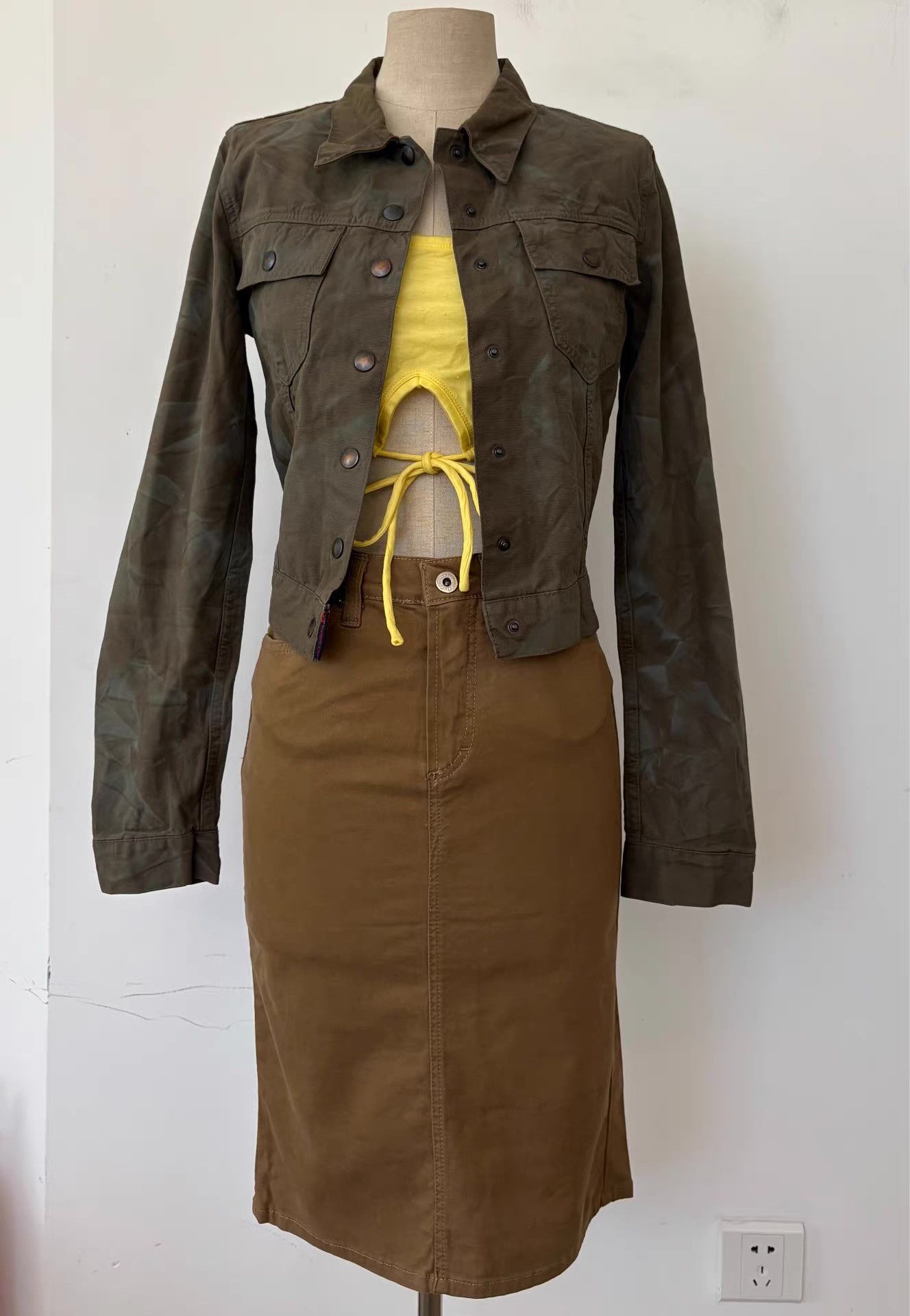 Dolce & Gabbana Dolce & Gabbana Y2K Women's Cropped Camouflage Jacket Ｑ21 Size S / US 4 / IT 40 - 6 Thumbnail