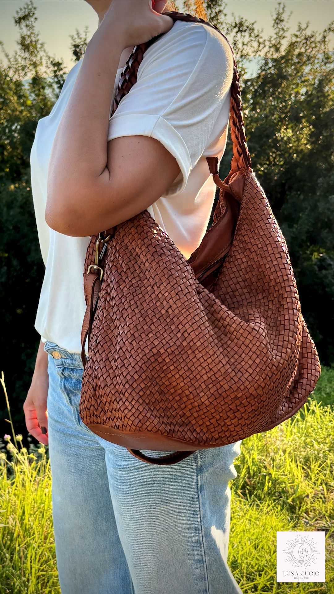 Vera Pelle Handwoven Italian Leather Bag Soft Hobo Tote for Women Size ONE SIZE - 1 Thumbnail