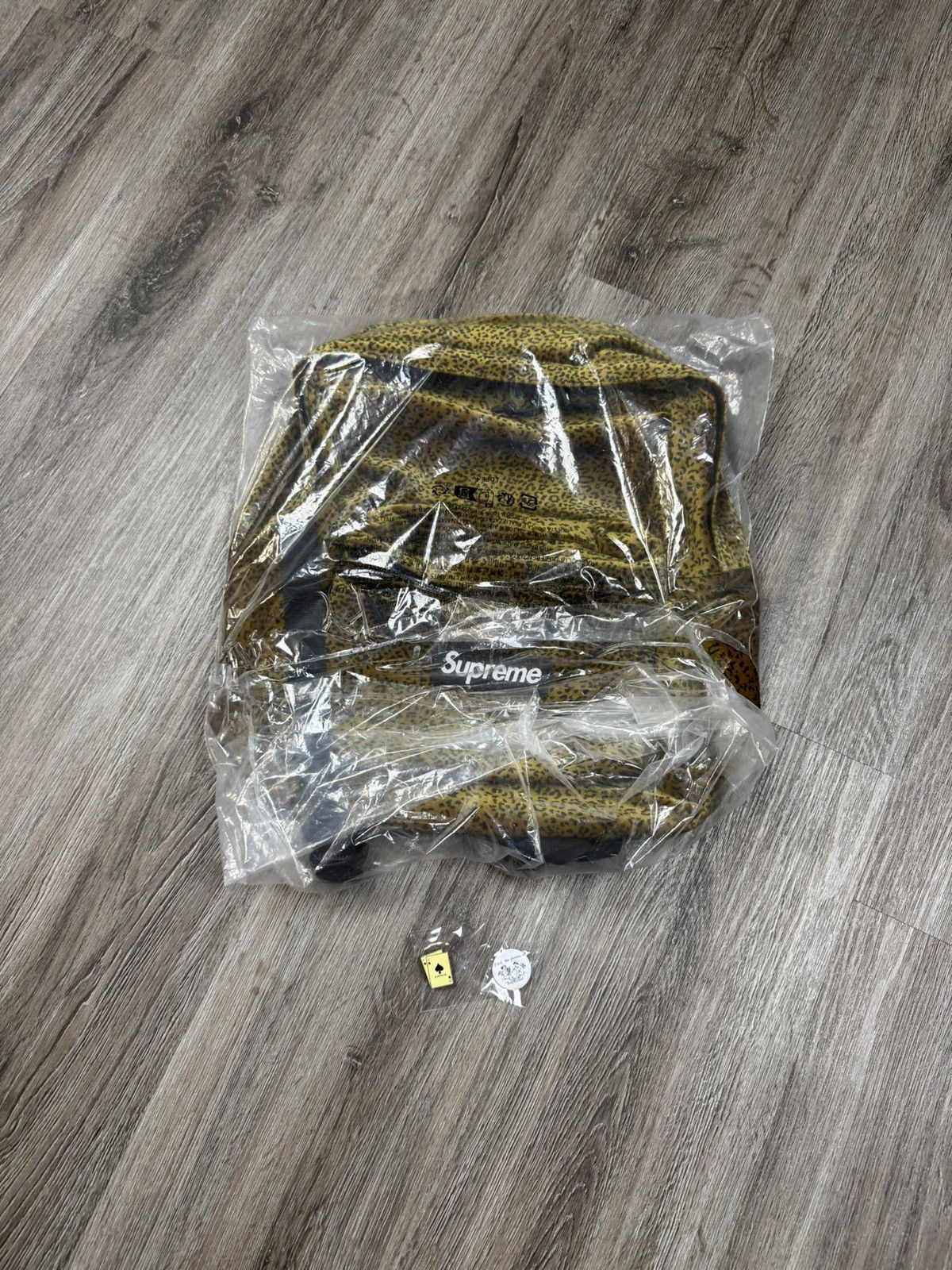 Supreme Supreme Velvet Backpack Tan Leopard FW25 Size ONE SIZE - 3 Thumbnail