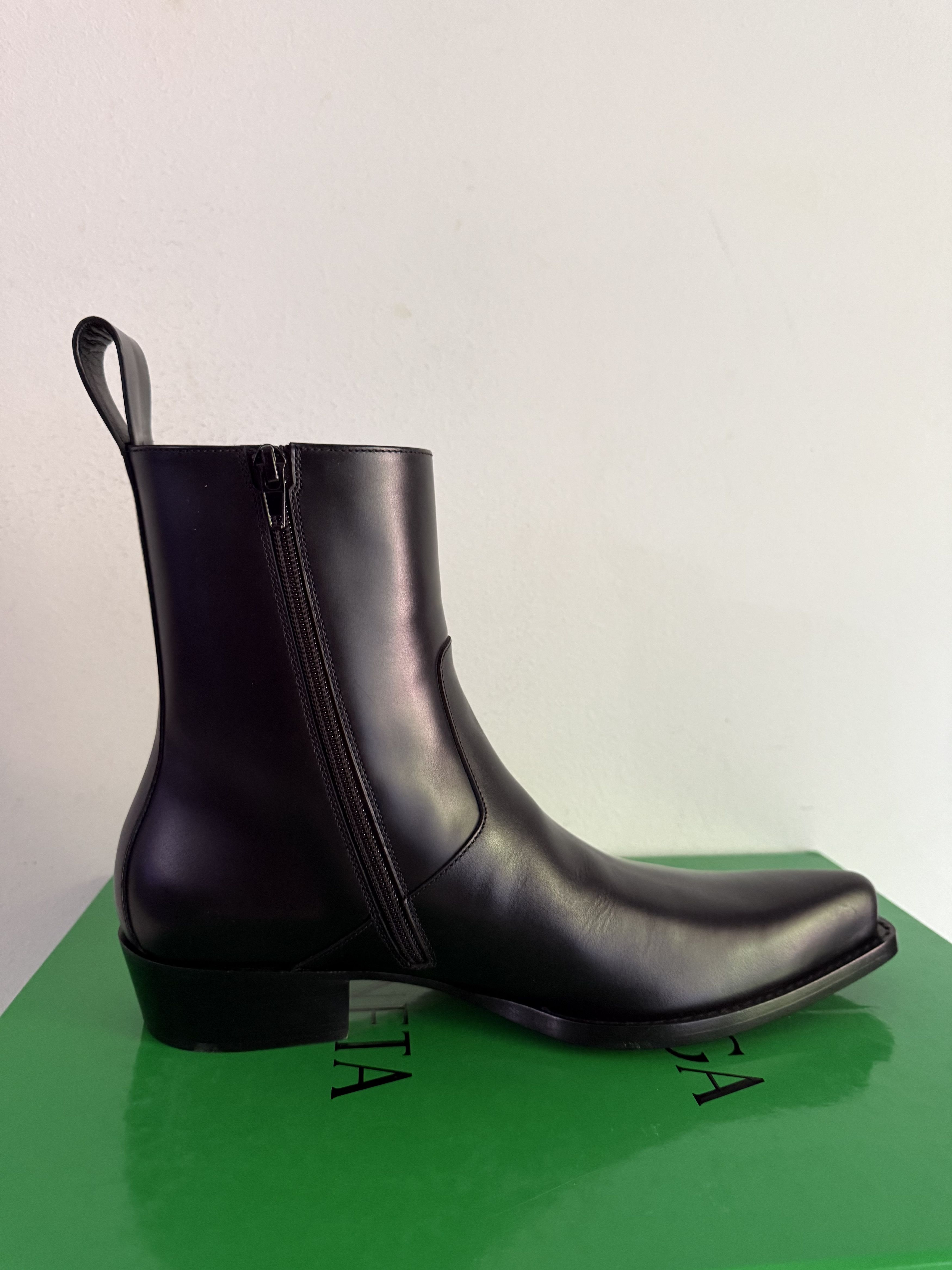 Bottega Veneta Leather Ankle Boots Zipped Size US 9 / EU 42 - 6 Thumbnail