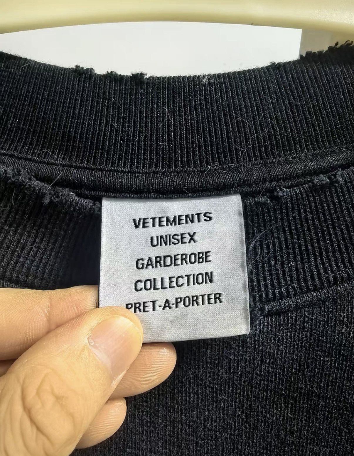Vetements Vetements coconut tree embroidered sweatshirt in black Size US M / EU 48-50 / 2 - 3 Thumbnail