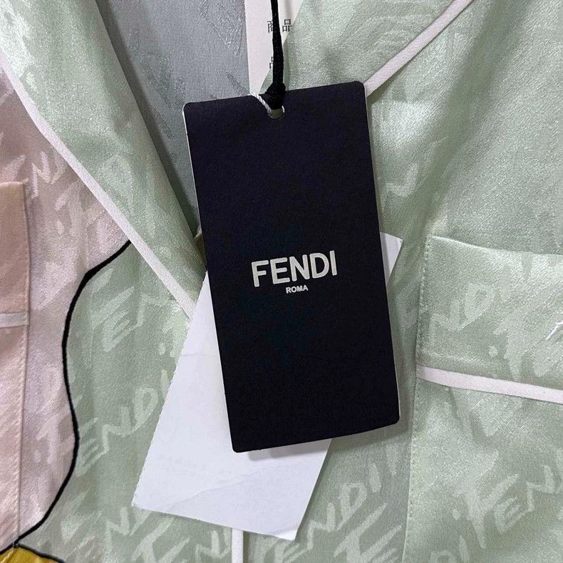 Fendi Fendi Graffiti Print Short Sleeve Shirt Size M / US 6-8 / IT 42-44 - 7 Thumbnail