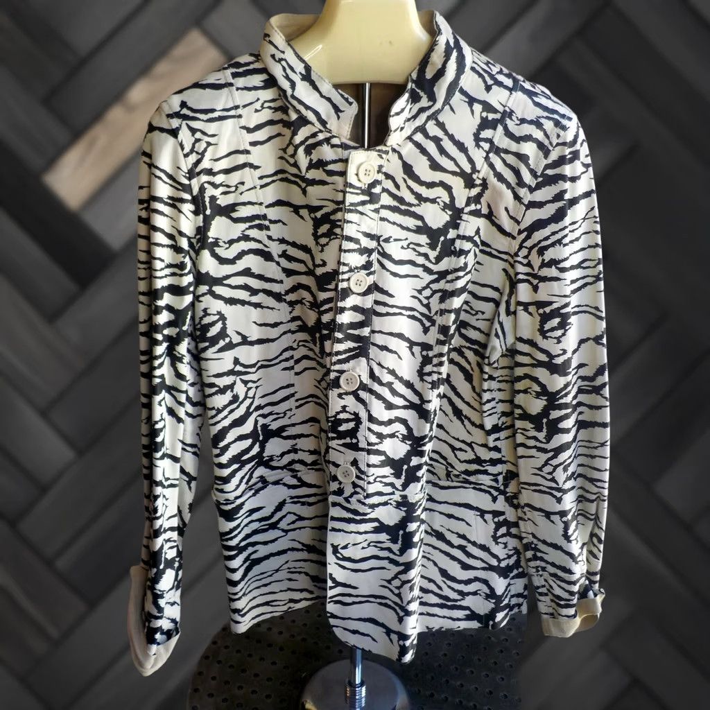 Neiman Marcus VINTAGE Neiman Marcus Exclusive Reversible Suede/Zebra Print Short Jacket SZ 14 Beige/Black Womens Jacket Beige/Black Zebra 90s Size 36" / US 14 / IT 50 - 1 Thumbnail