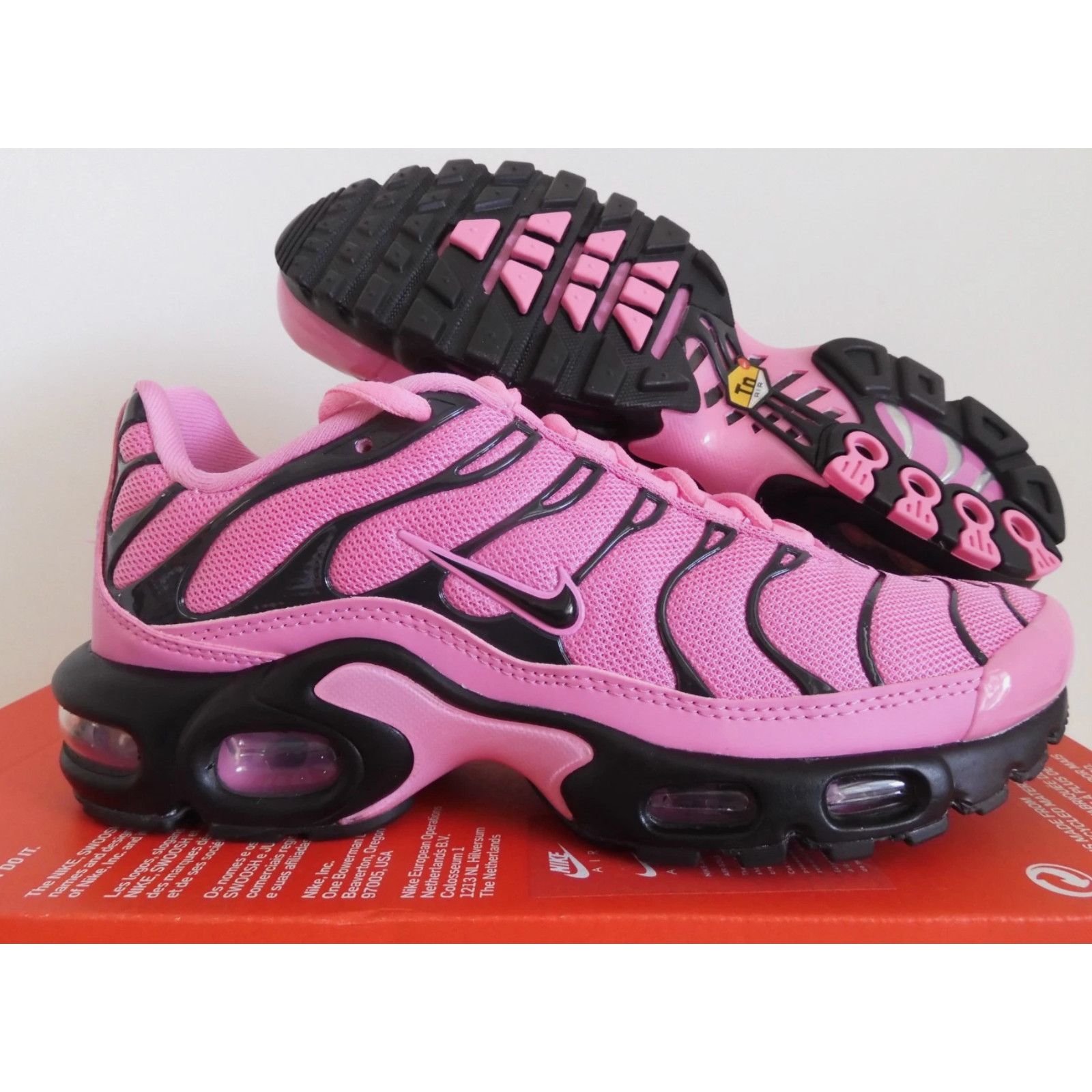 Nike Air Max Plus SE Pink-Black Womens Sz 6.5 [HJ9743-601]