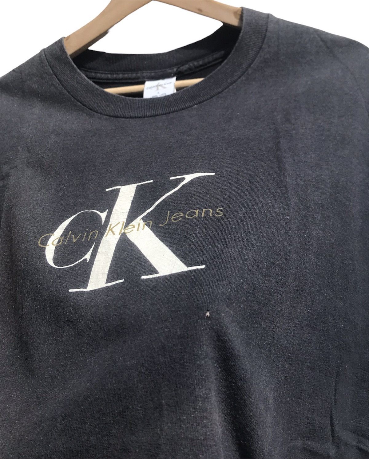 Calvin Klein × Vintage Vintage Faded Calvin Klein Made in USA T Shirt Size US L / EU 52-54 / 3 - 4 Thumbnail