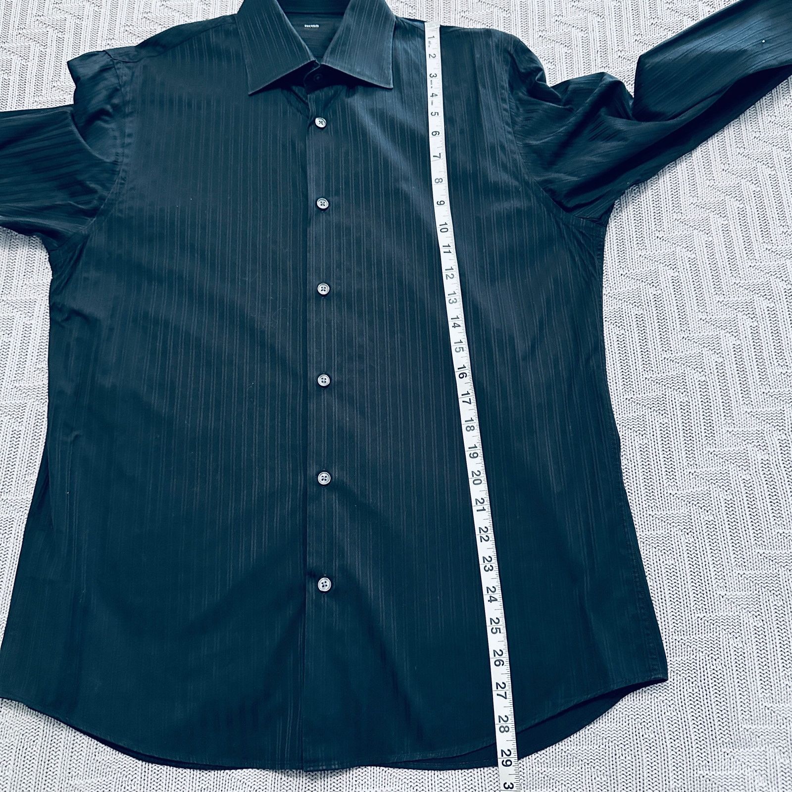 Hugo Boss Hugo Boss black button down Size US M / EU 48-50 / 2 - 7 Thumbnail