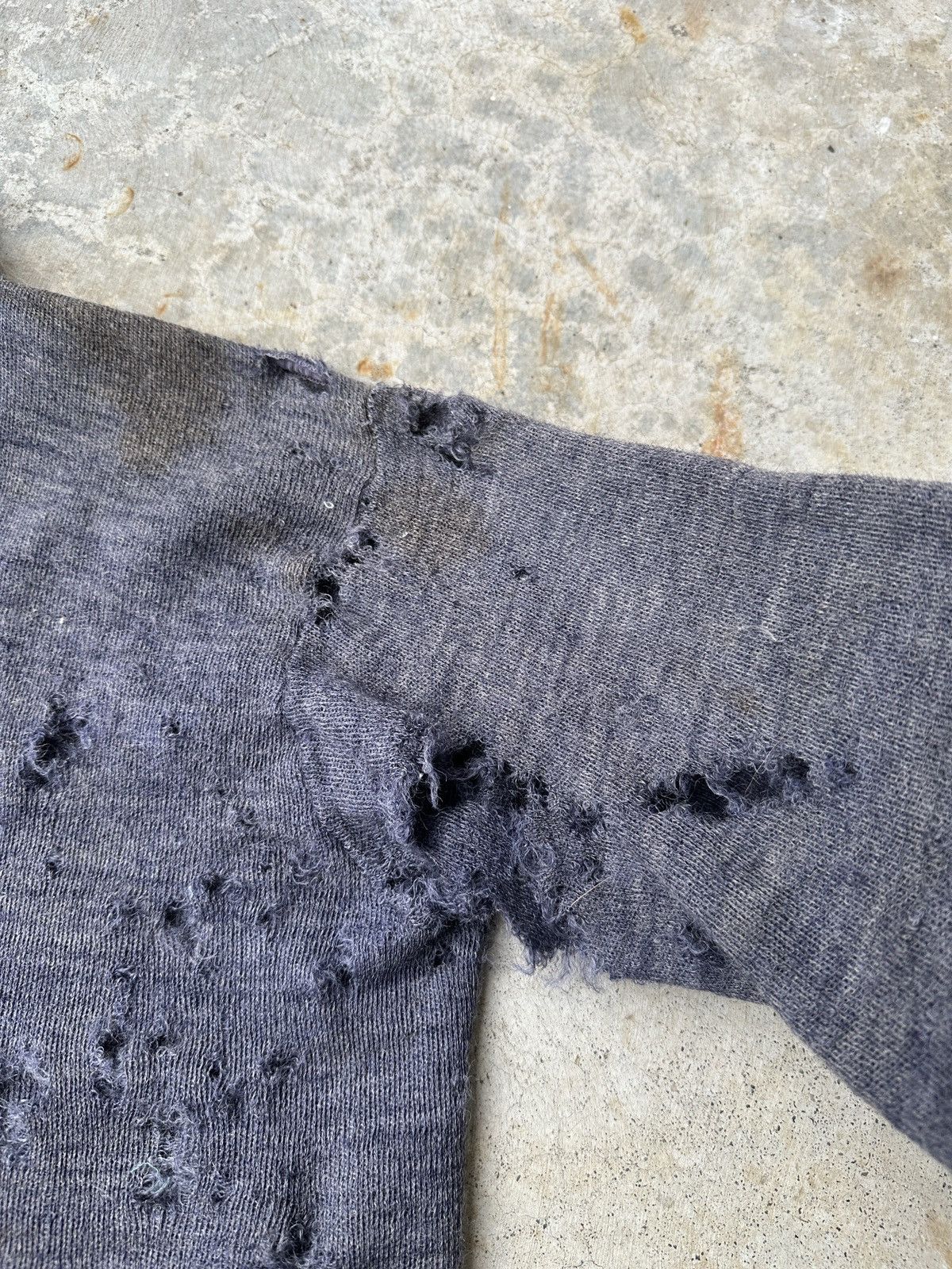 Vintage 1920s Trashed Dirty Zombified Wool Knitted Distress Cardigan Size US M / EU 48-50 / 2 - 5 Thumbnail